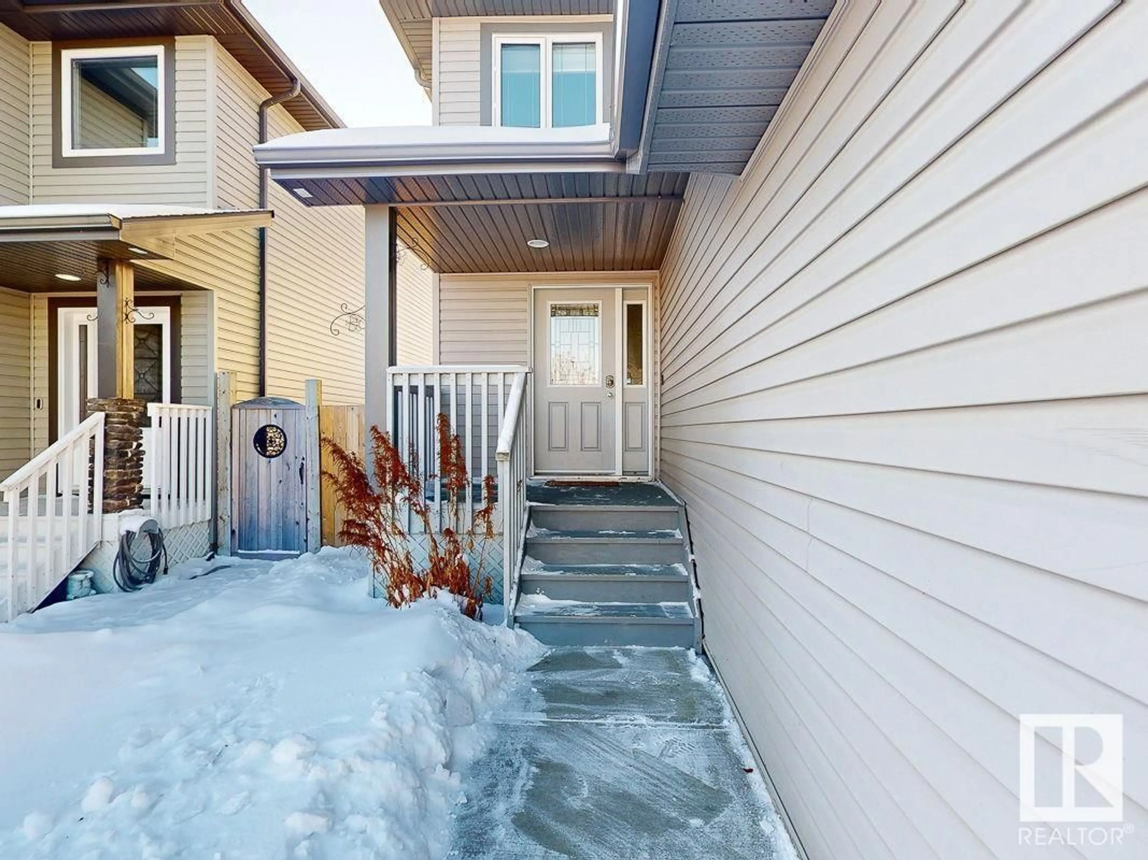 Indoor entryway for 49 SILVERSTONE DR, Stony Plain Alberta T7Z0E8