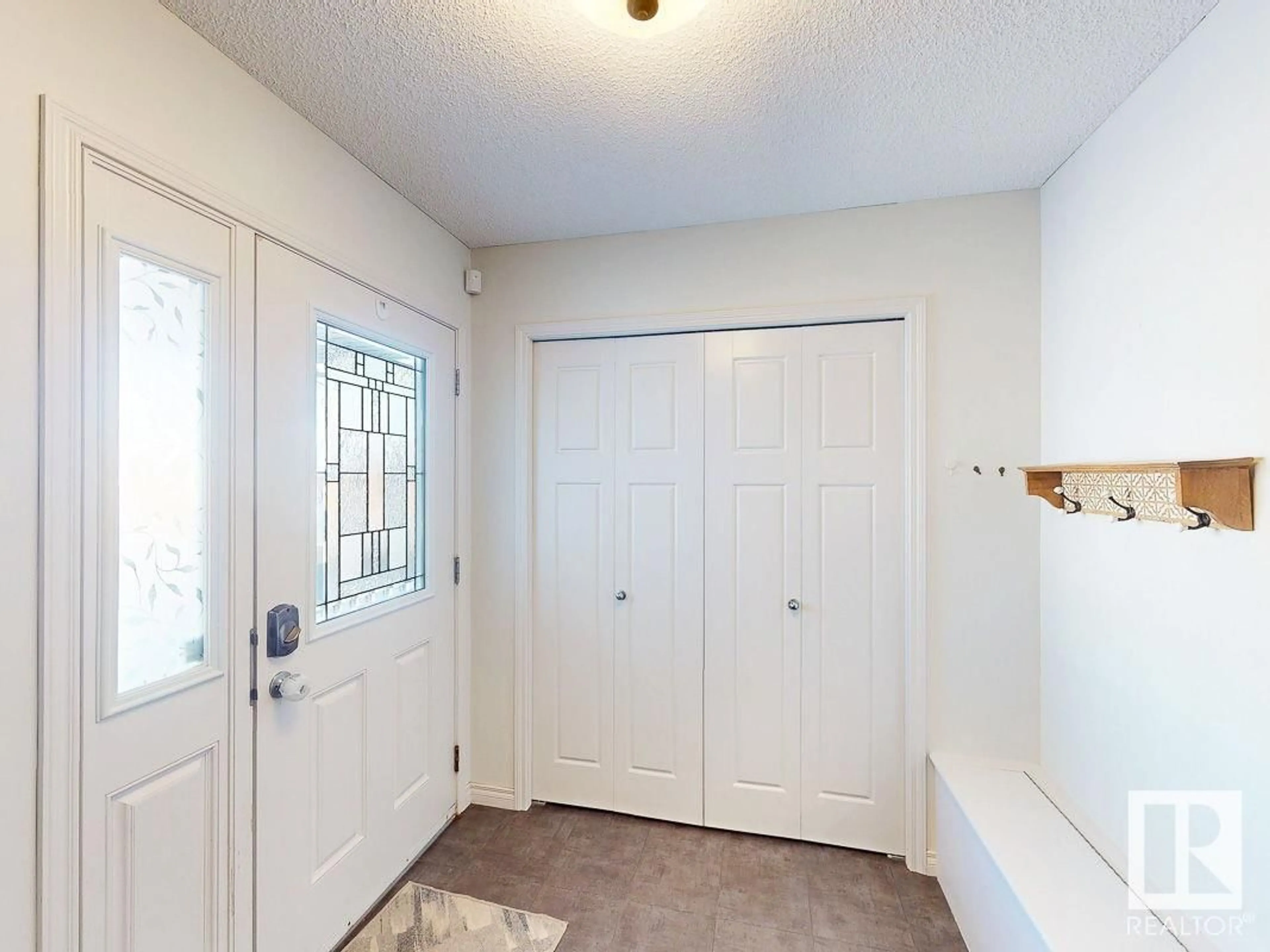 Indoor entryway for 49 SILVERSTONE DR, Stony Plain Alberta T7Z0E8