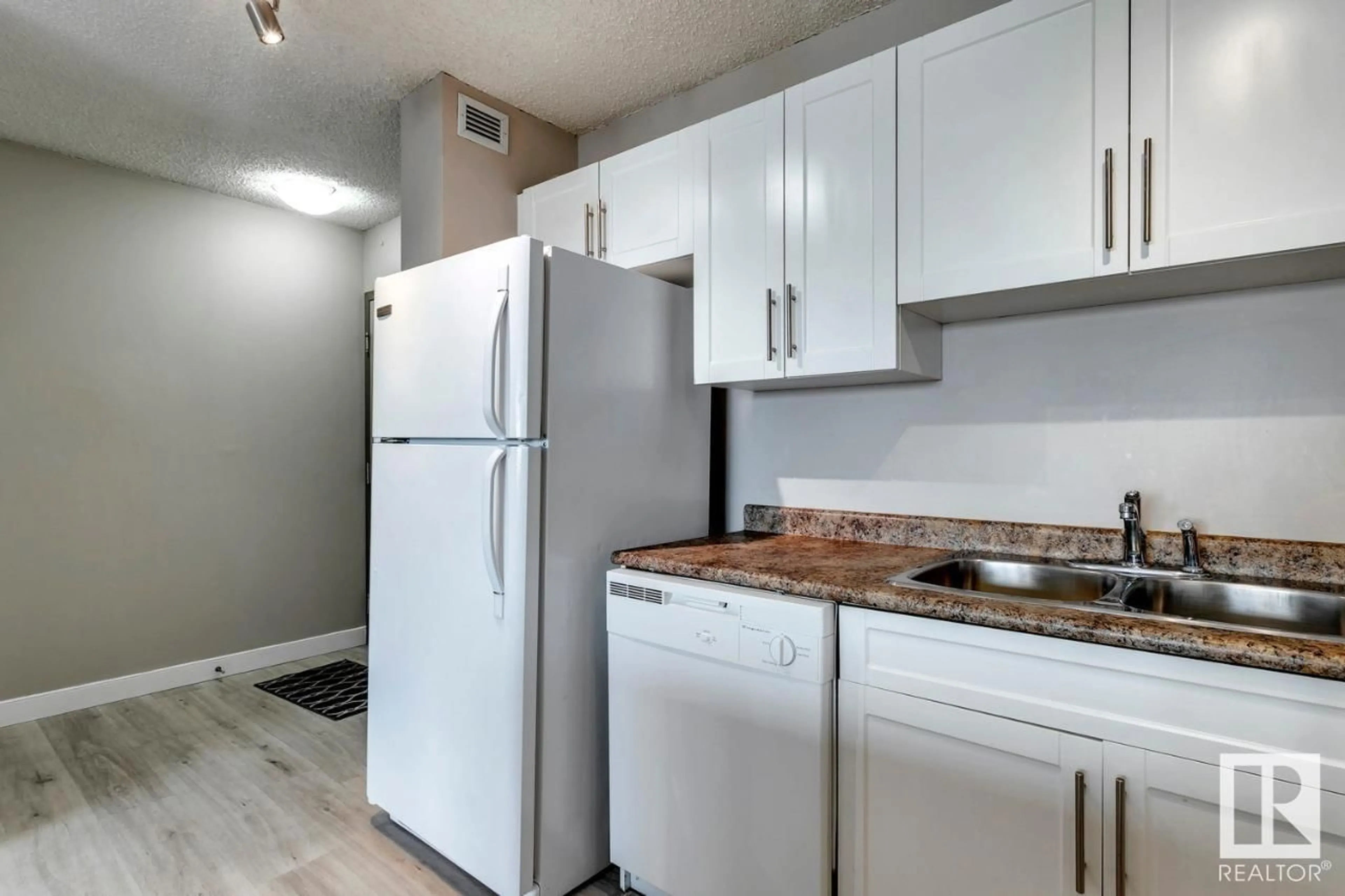 Standard kitchen, unknown for #505 9710 105 ST NW, Edmonton Alberta T5K1A4