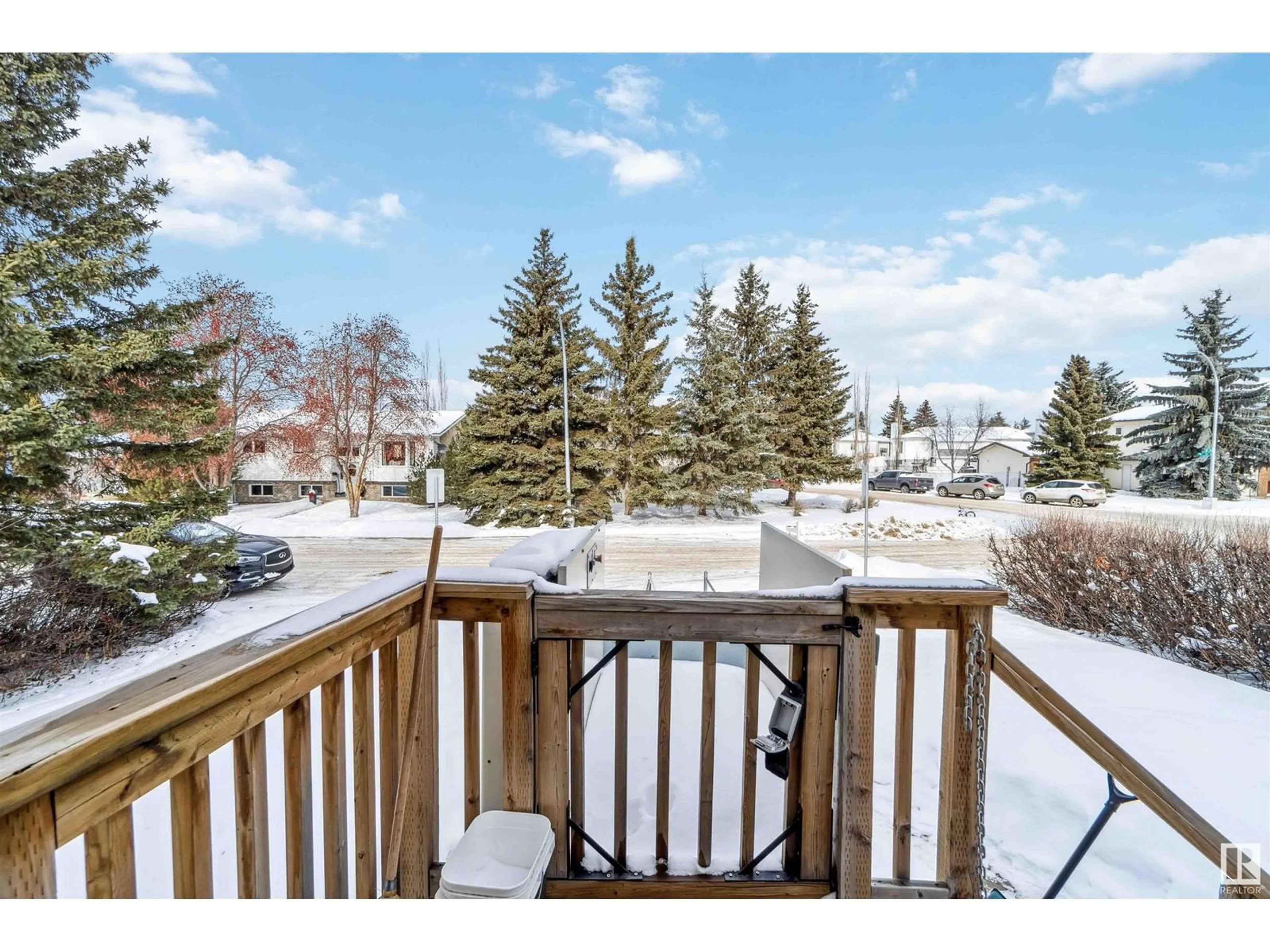 Patio, water/lake/river/ocean view for 5807 11 Ave NW, Edmonton Alberta T6L3A7