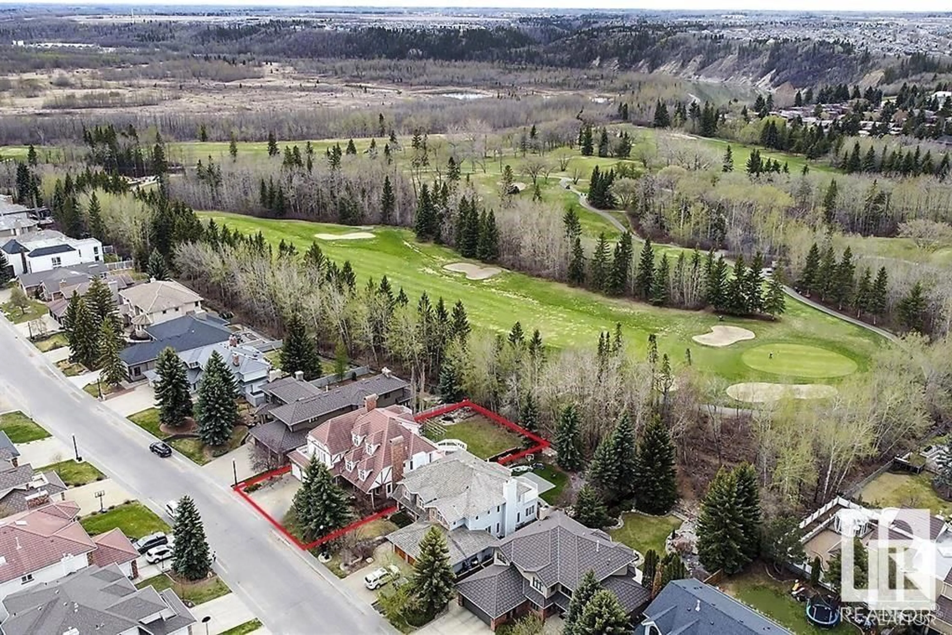 A pic from outside/outdoor area/front of a property/back of a property/a pic from drone, unknown for 778 WHEELER RD NW, Edmonton Alberta T6M2E6