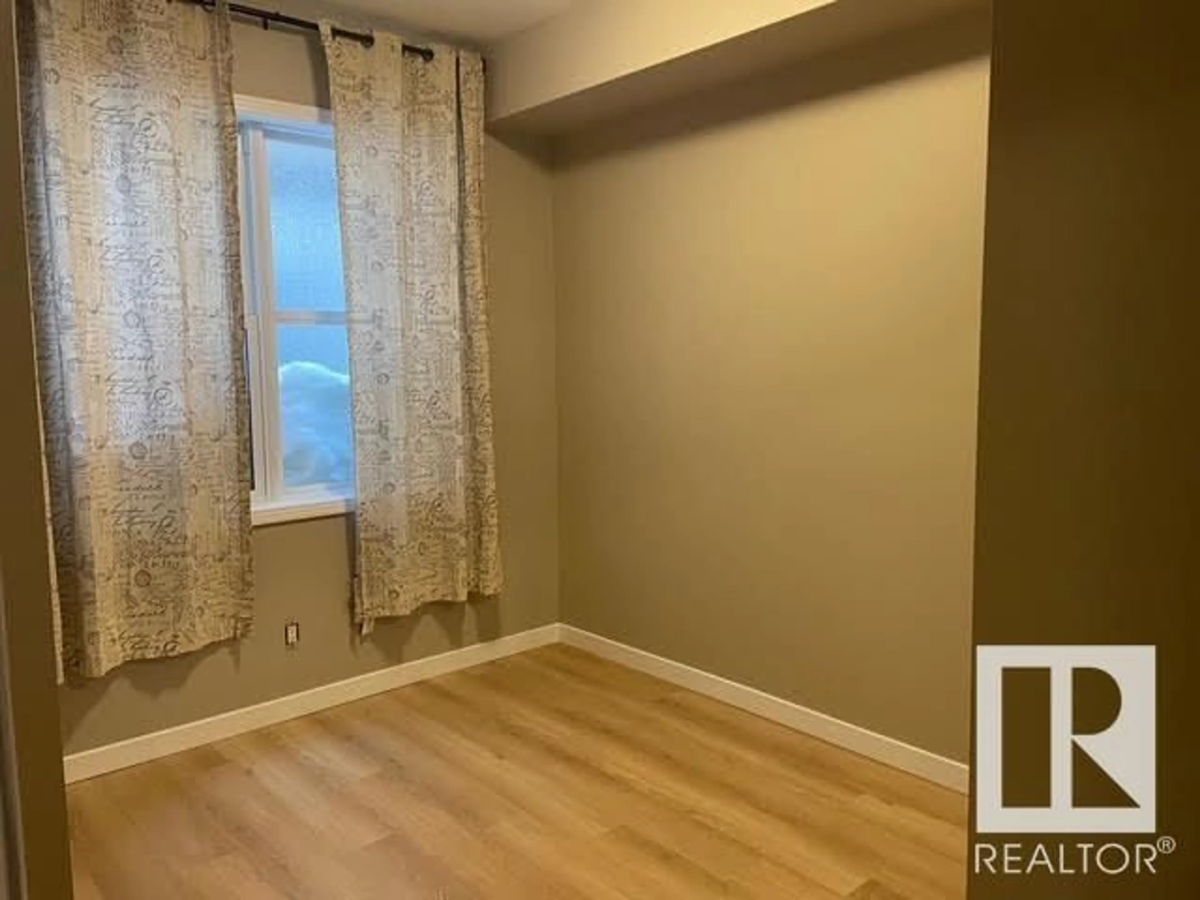 A pic of a room for #211 10503 98 AV NW, Edmonton Alberta T5K0B2