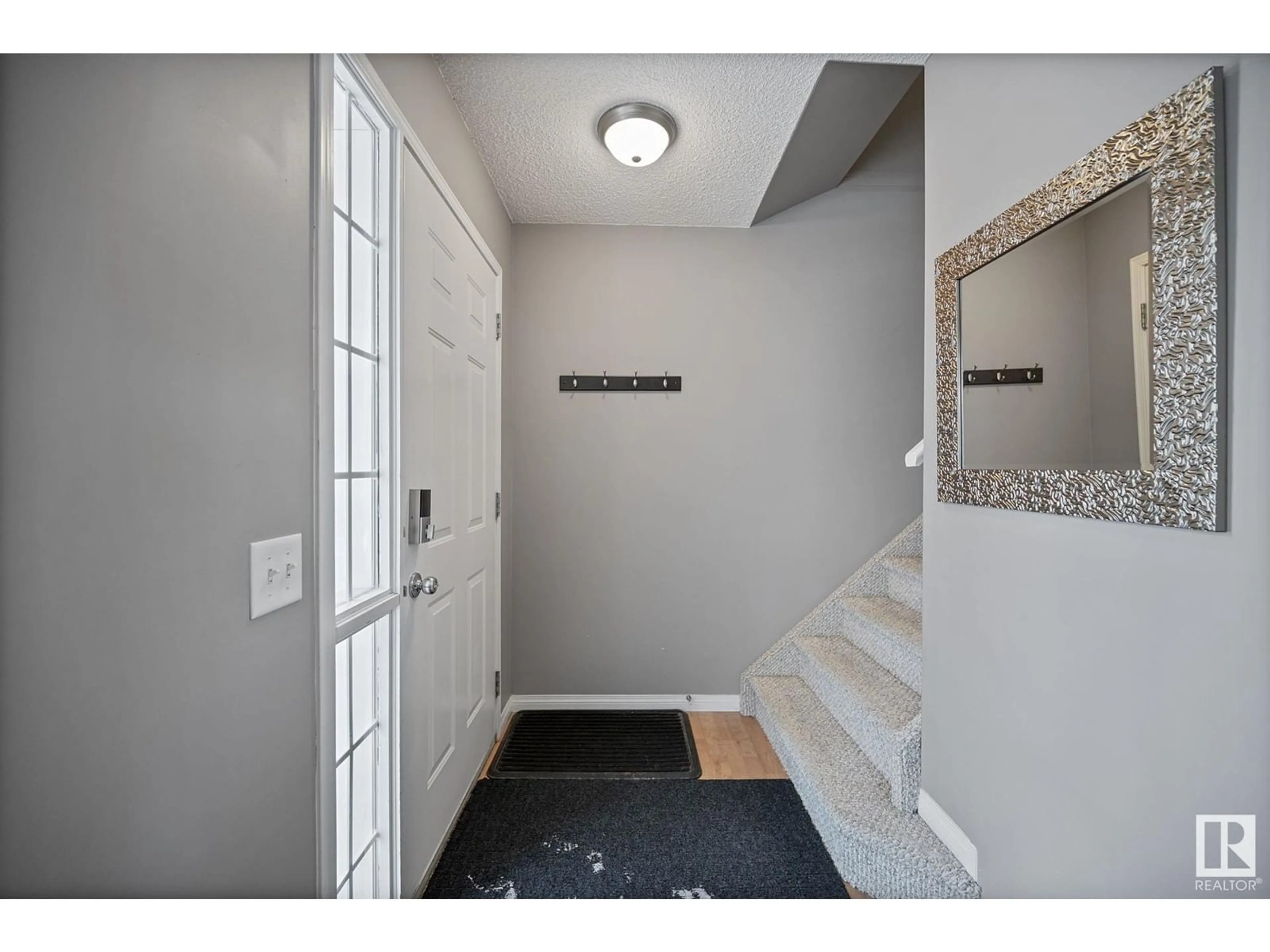 Indoor entryway for 4216 TERWILLEGAR VS NW, Edmonton Alberta T6R3E2