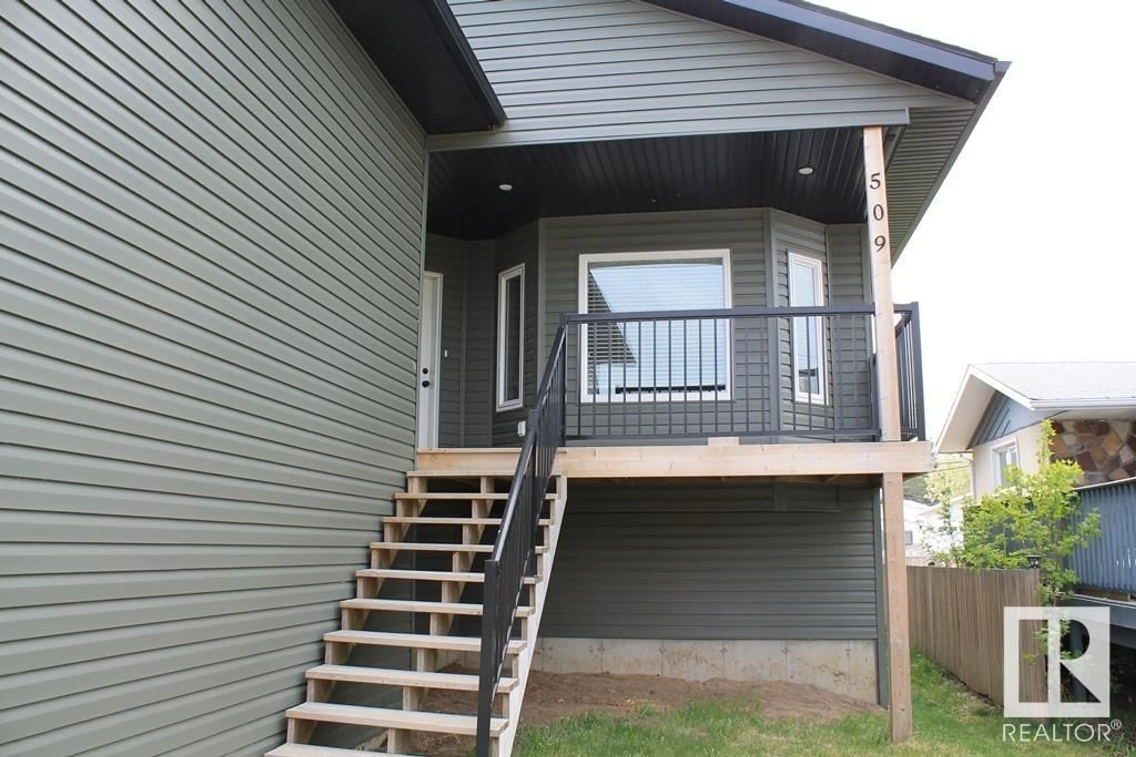 Home with vinyl exterior material, building for 509 13 ST, Cold Lake Alberta T9M1B3