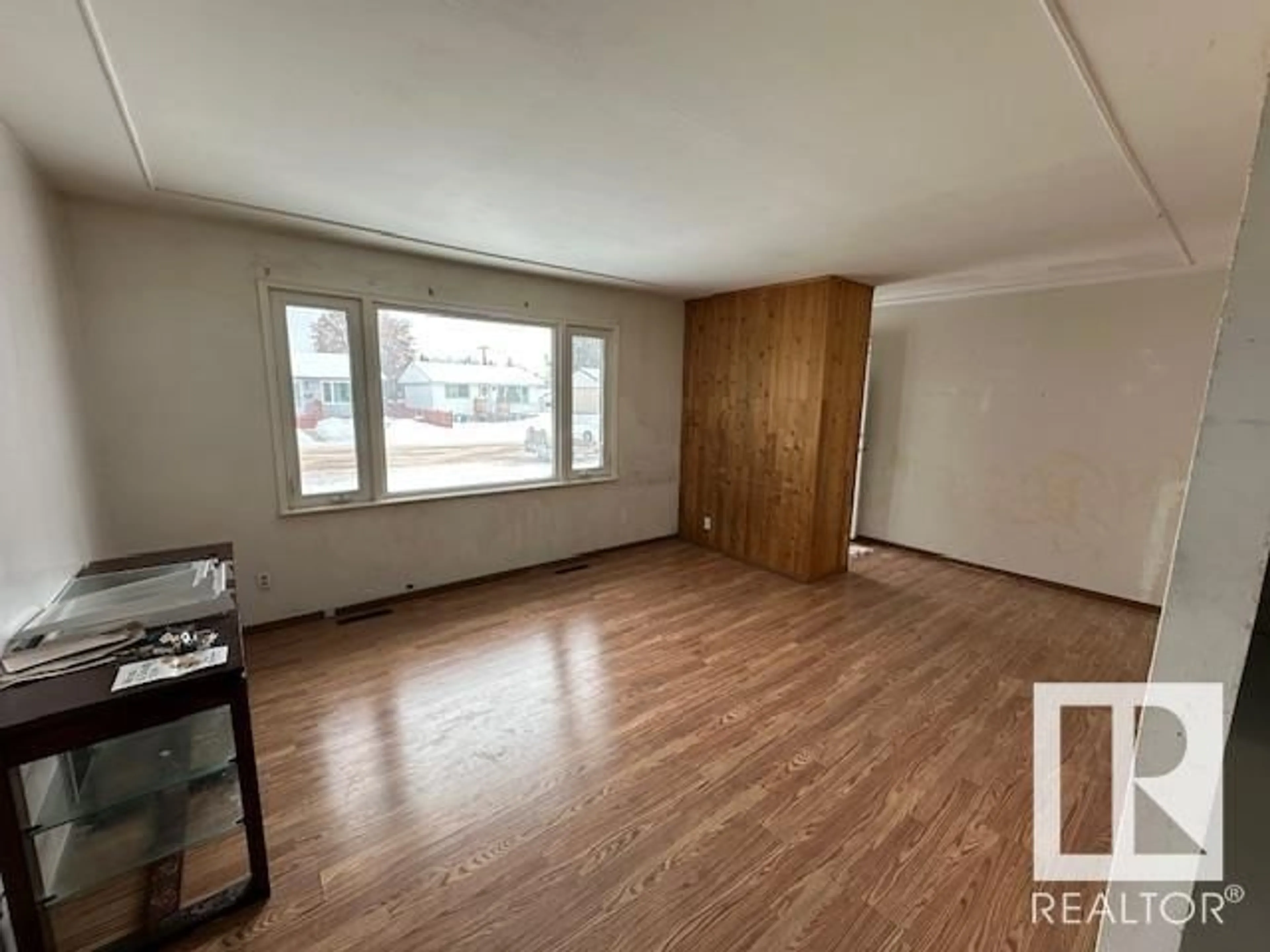 A pic of a room for 9016 151 ST NW, Edmonton Alberta T5R1J3