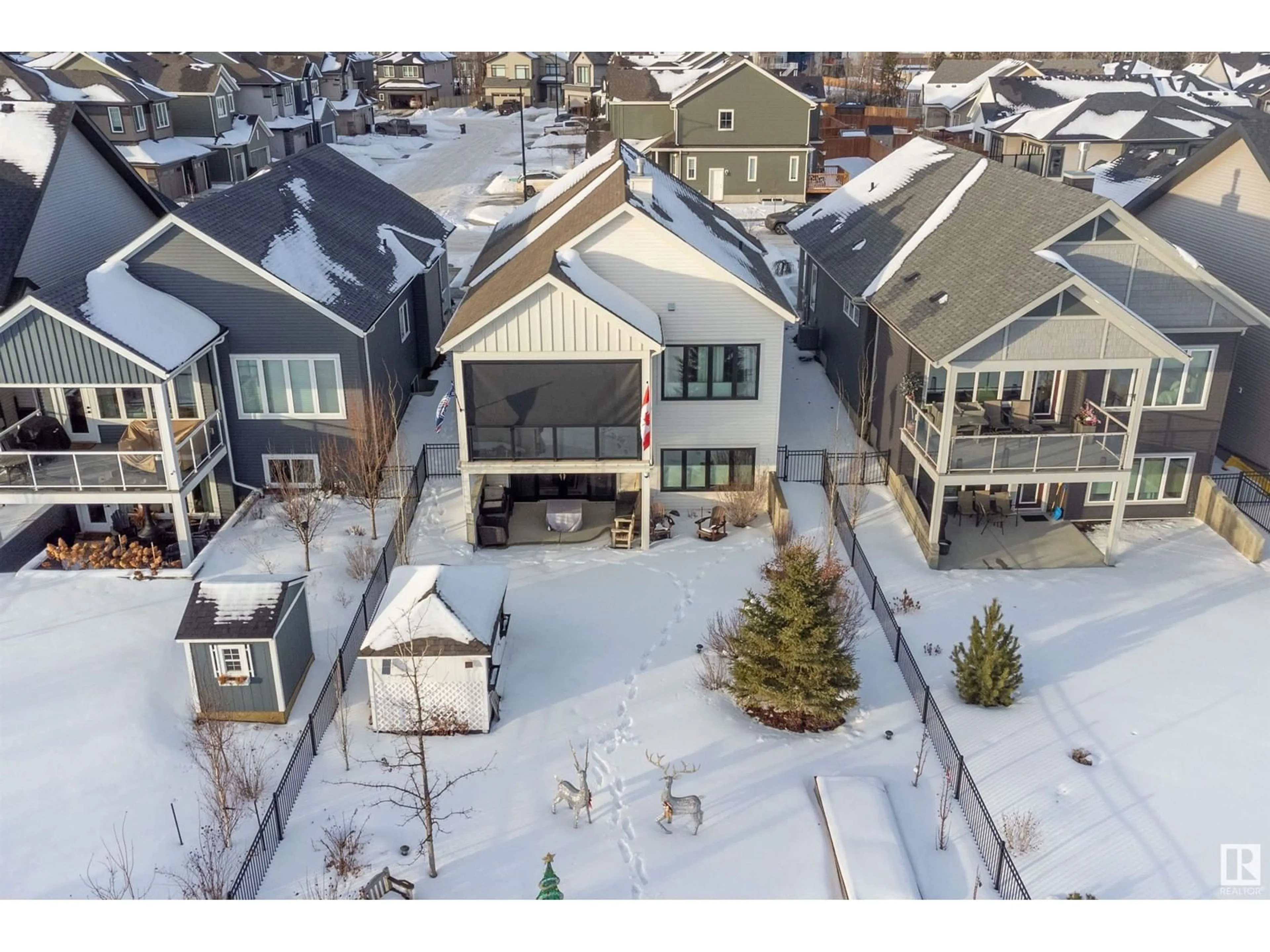 A pic from outside/outdoor area/front of a property/back of a property/a pic from drone, unknown for 439 EDGEMONT RD NW, Edmonton Alberta T6M0Y7