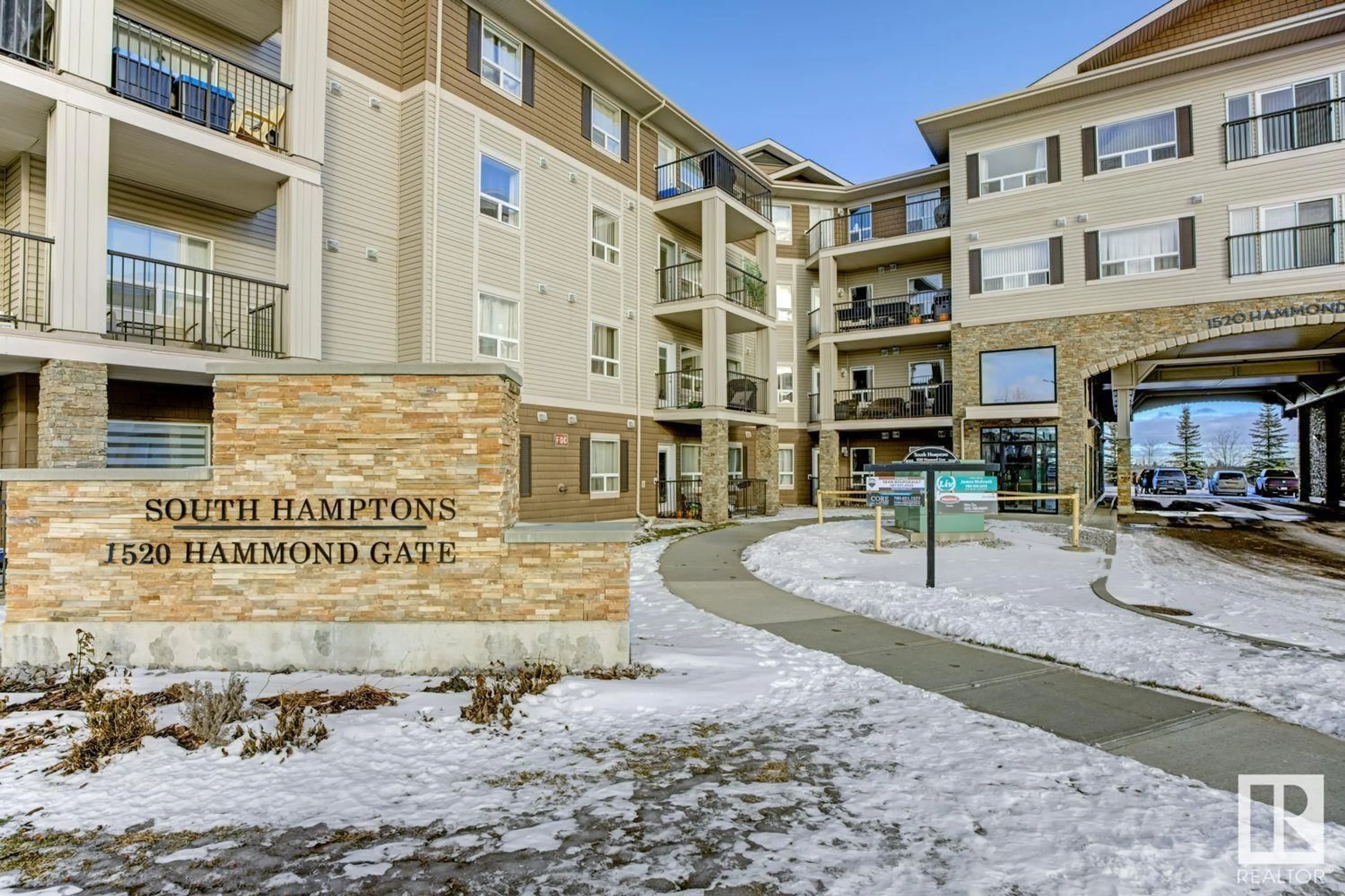 Indoor foyer for #247 1520 HAMMOND GATE GA NW, Edmonton Alberta T6M0J4