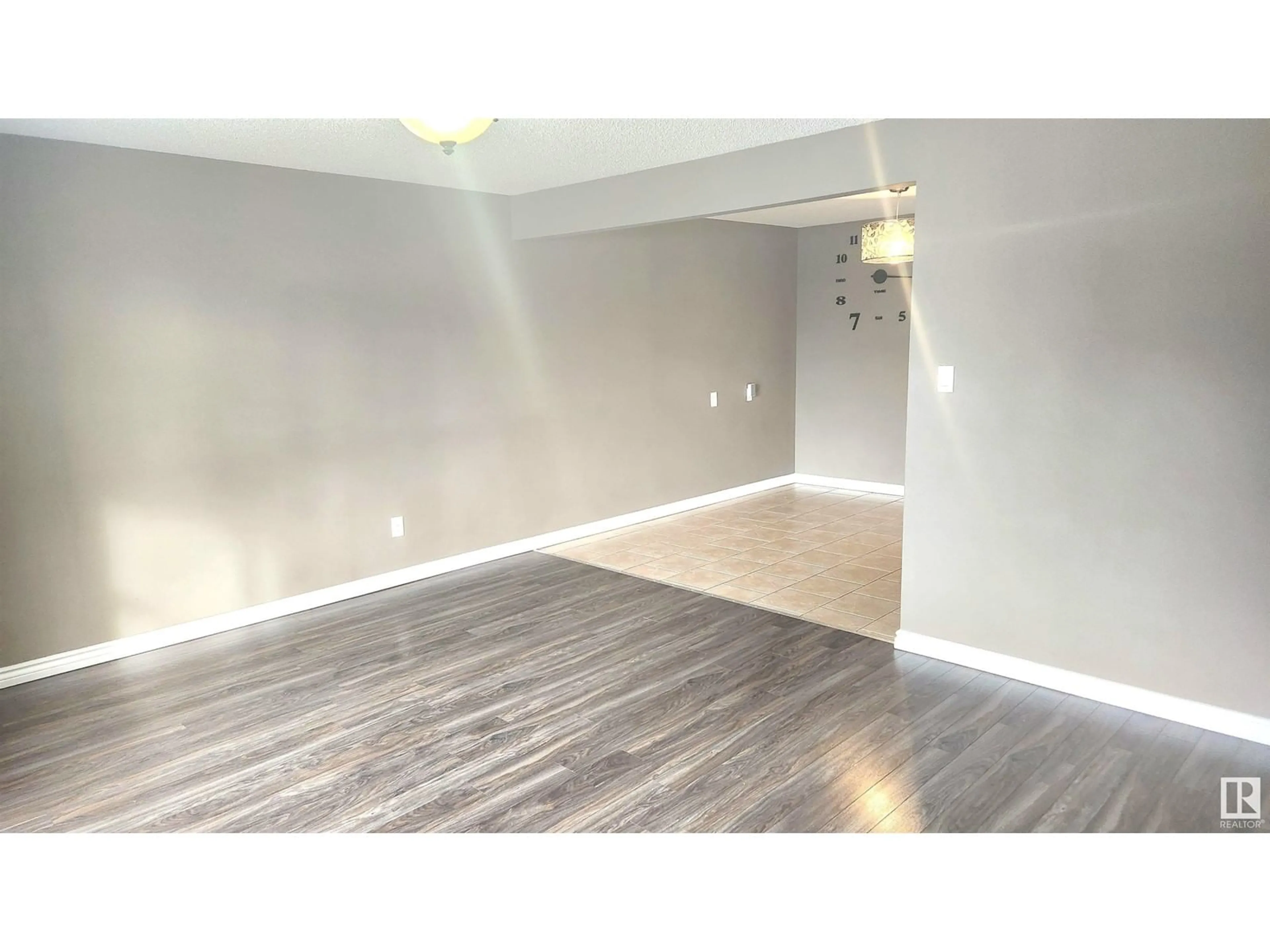 A pic of a room for 12831/33 102 ST NW, Edmonton Alberta T5E4J2