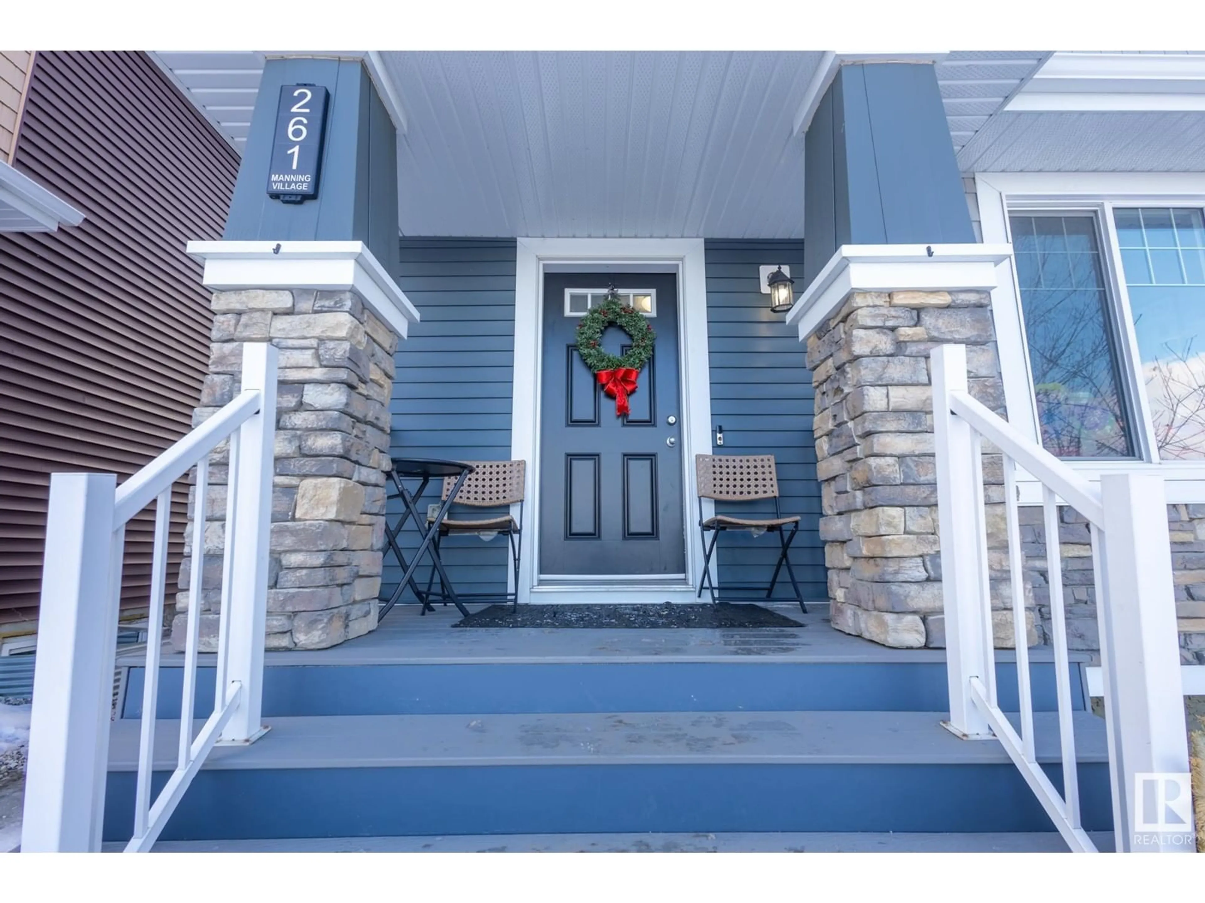 Indoor entryway for 261 EBBERS BV NW, Edmonton Alberta T5Y1R8