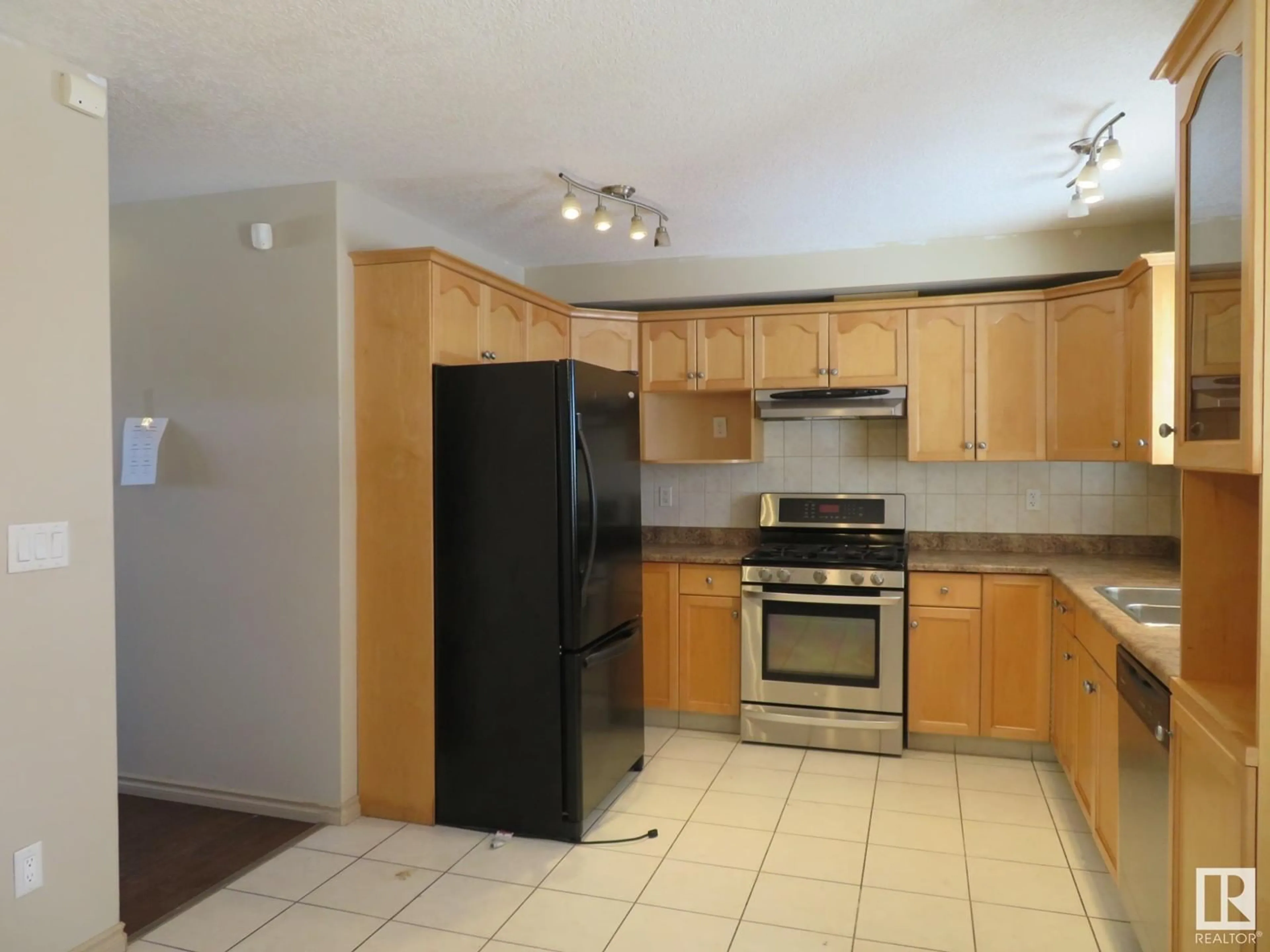 Standard kitchen, unknown for 10338 161 ST NW, Edmonton Alberta T5P3J3