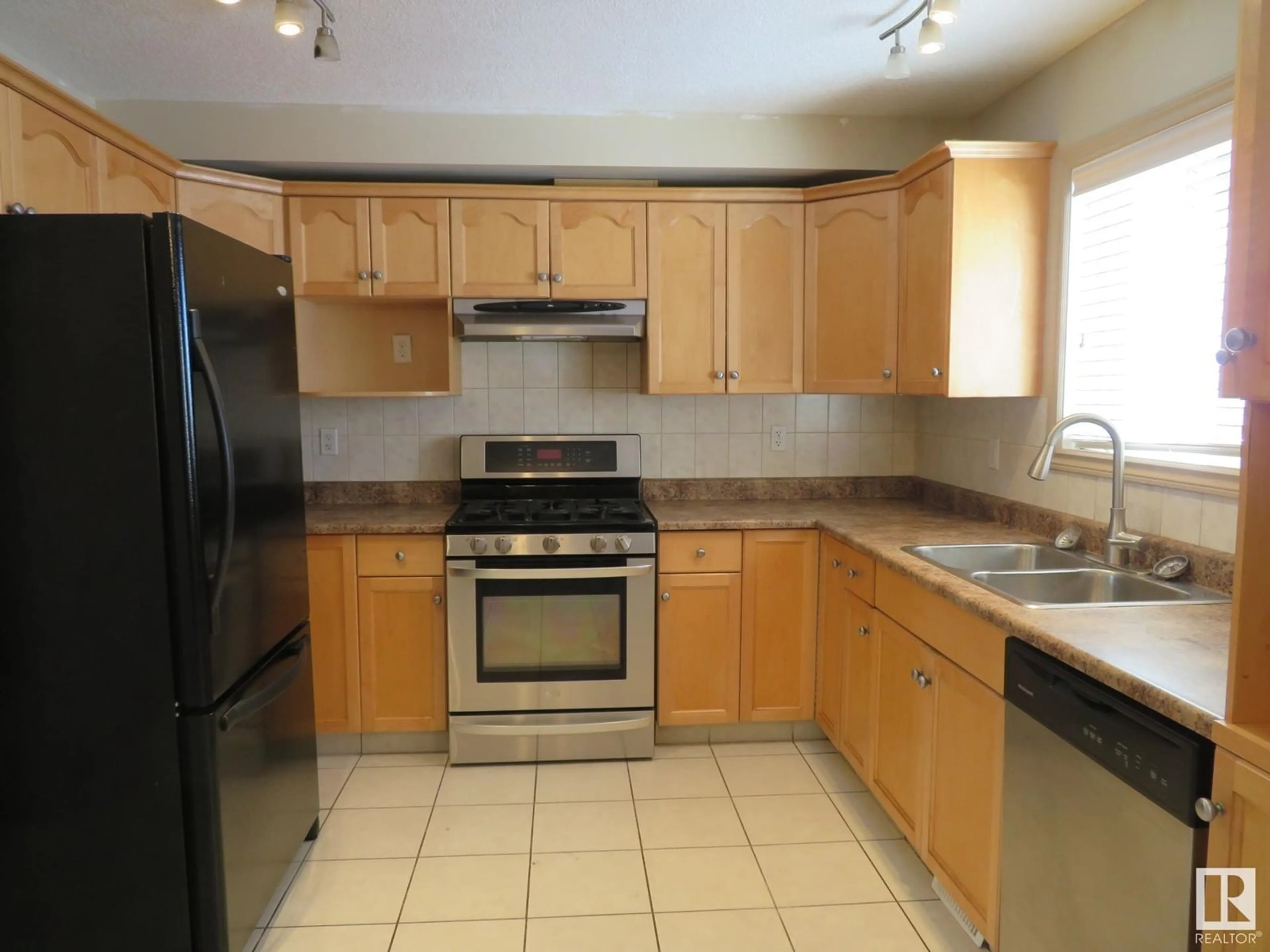 Standard kitchen, ceramic/tile floor for 10338 161 ST NW, Edmonton Alberta T5P3J3