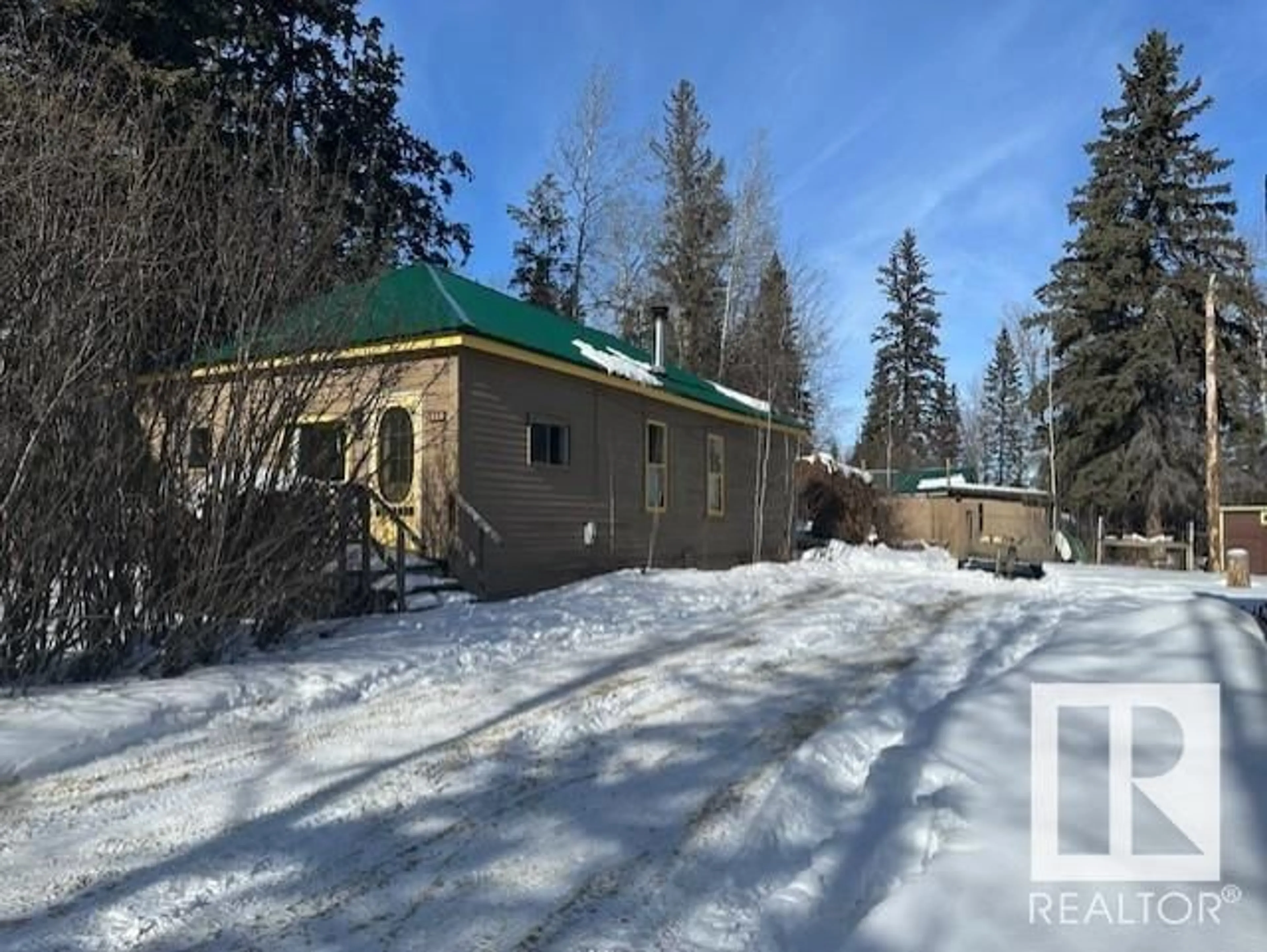 Shed for 120 7 ST, Rural Parkland County Alberta T2B0B0