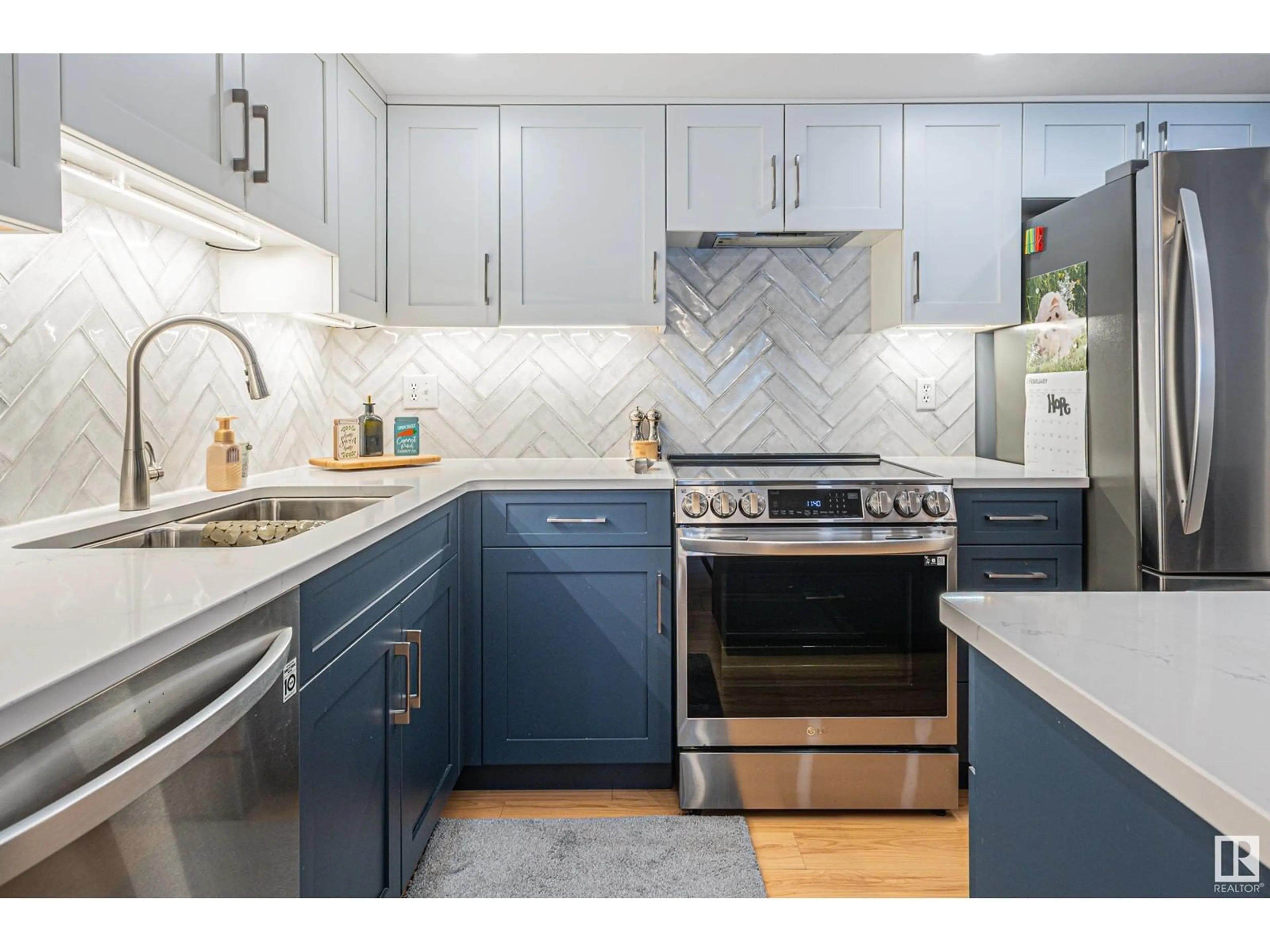 Open concept kitchen, ceramic/tile floor for #201 10171 119 ST NW, Edmonton Alberta T5K1Z1