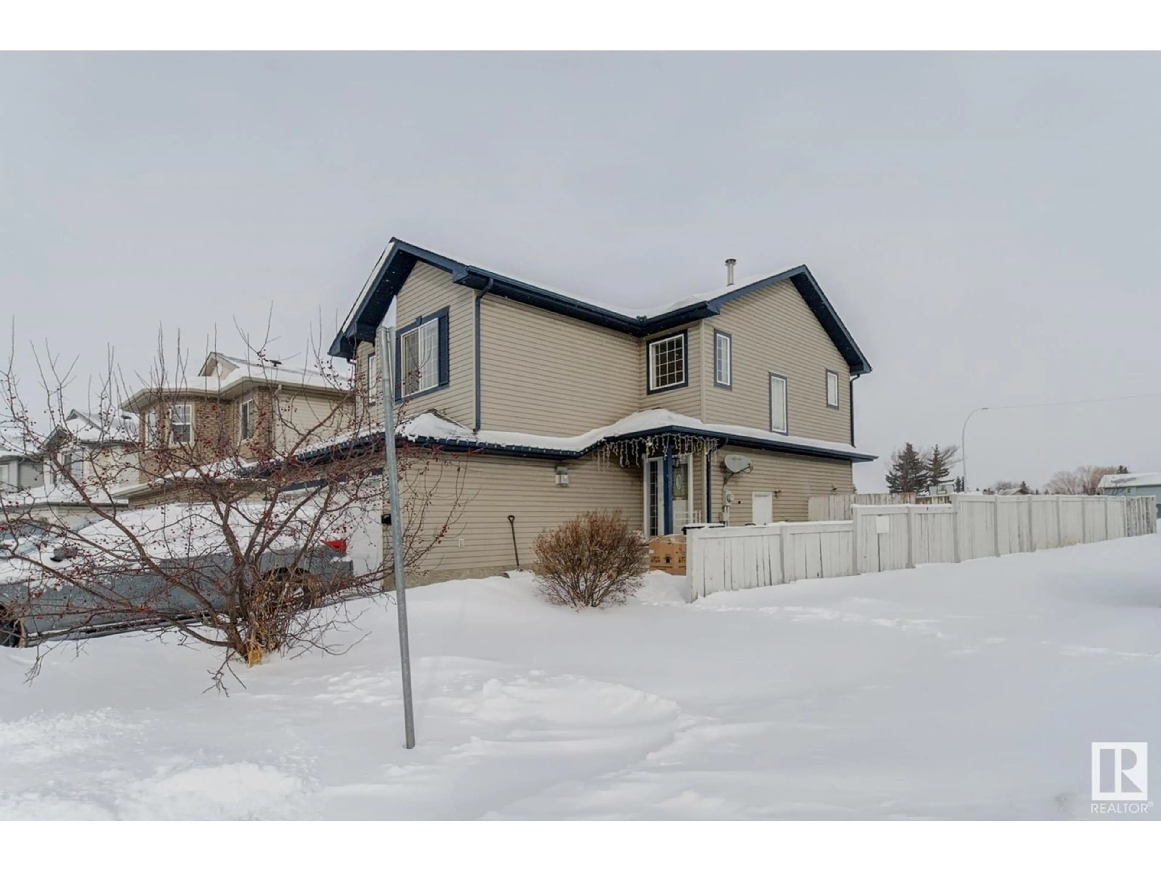 Unknown for 13803 37 ST NW, Edmonton Alberta T5Y3G5