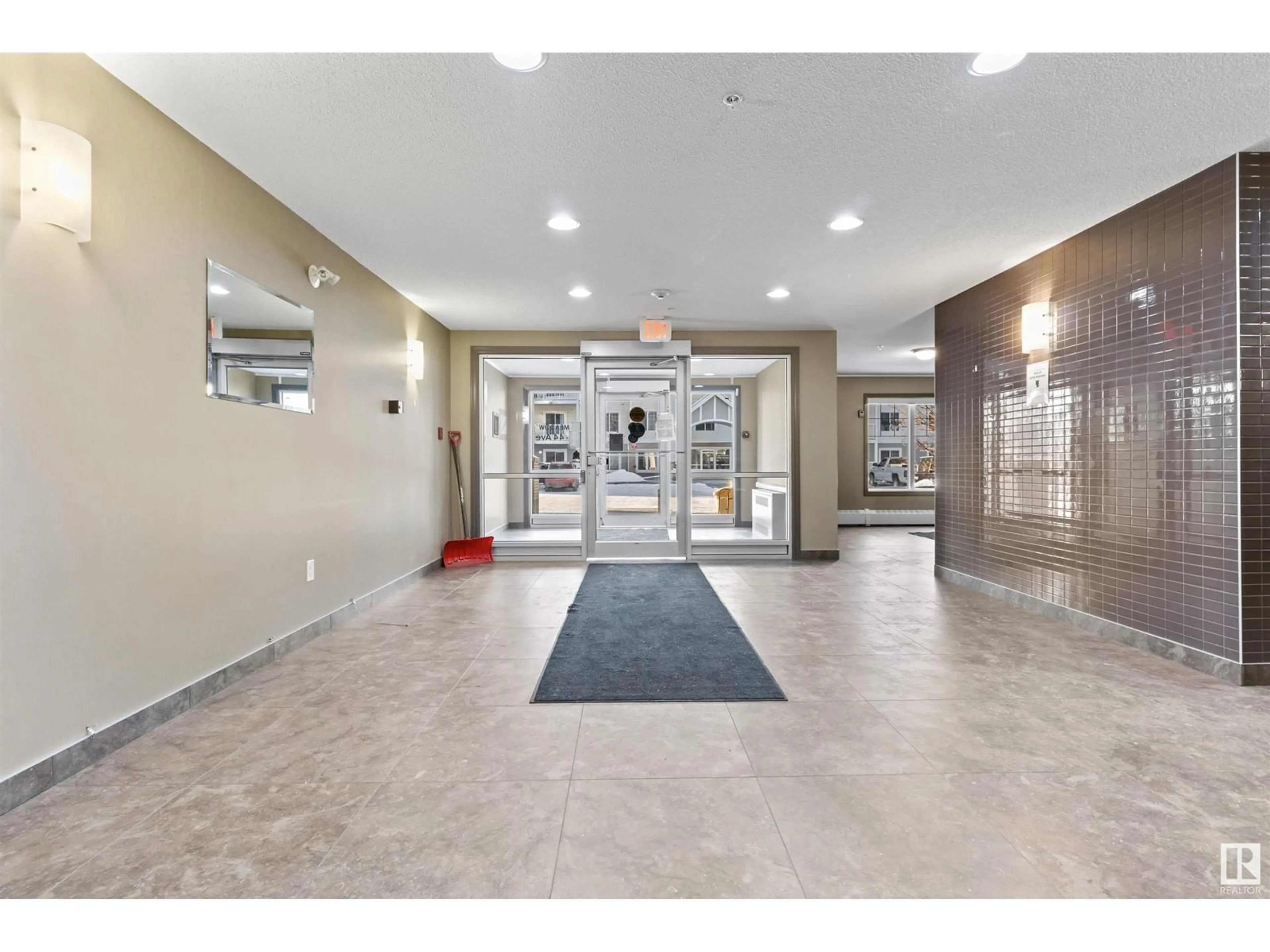 Indoor foyer for #311 2204 44 AV NW, Edmonton Alberta T6T0G5