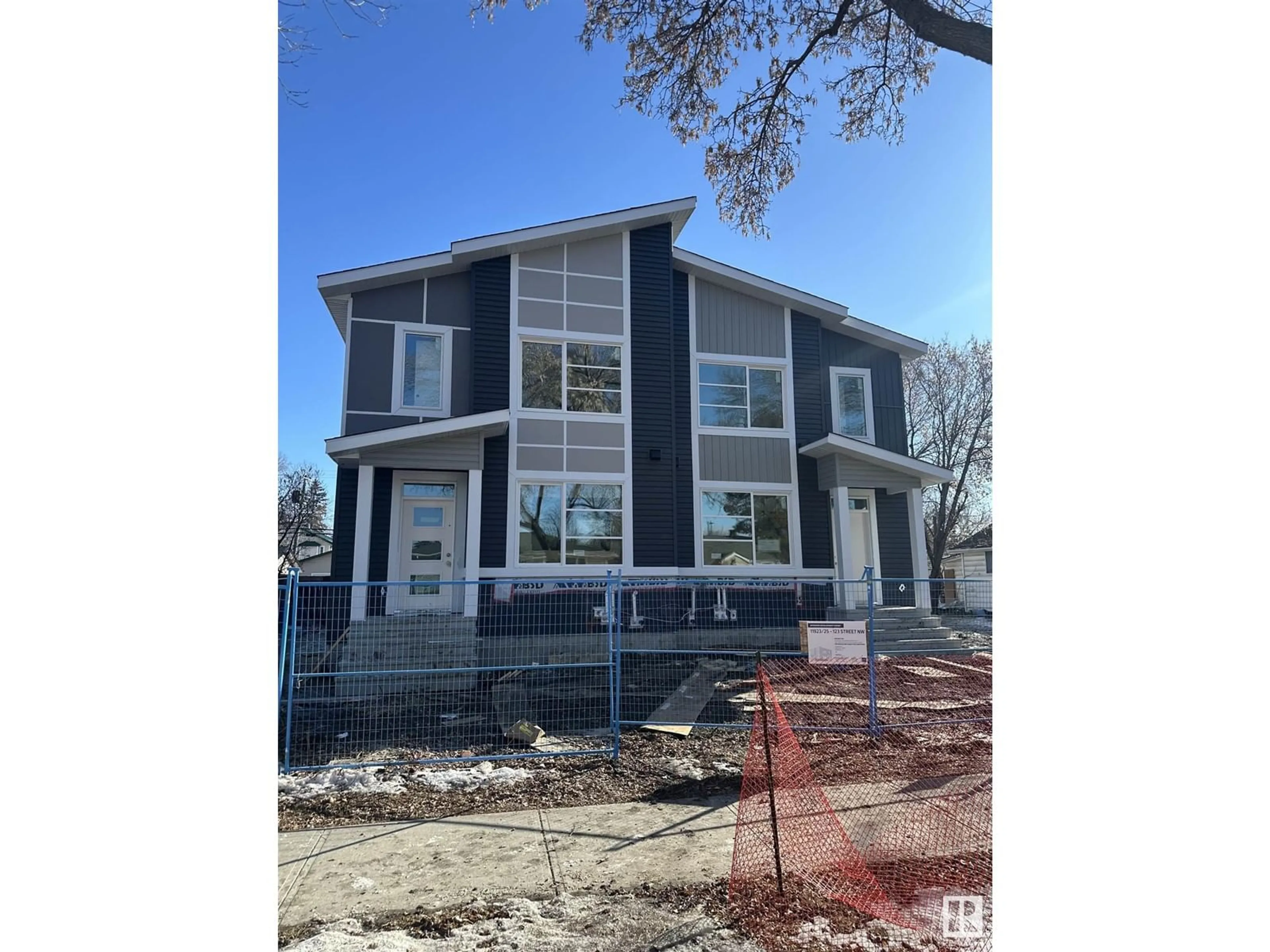 Home with vinyl exterior material, building for NW - 11927 123 ST, Edmonton Alberta T5L0G9
