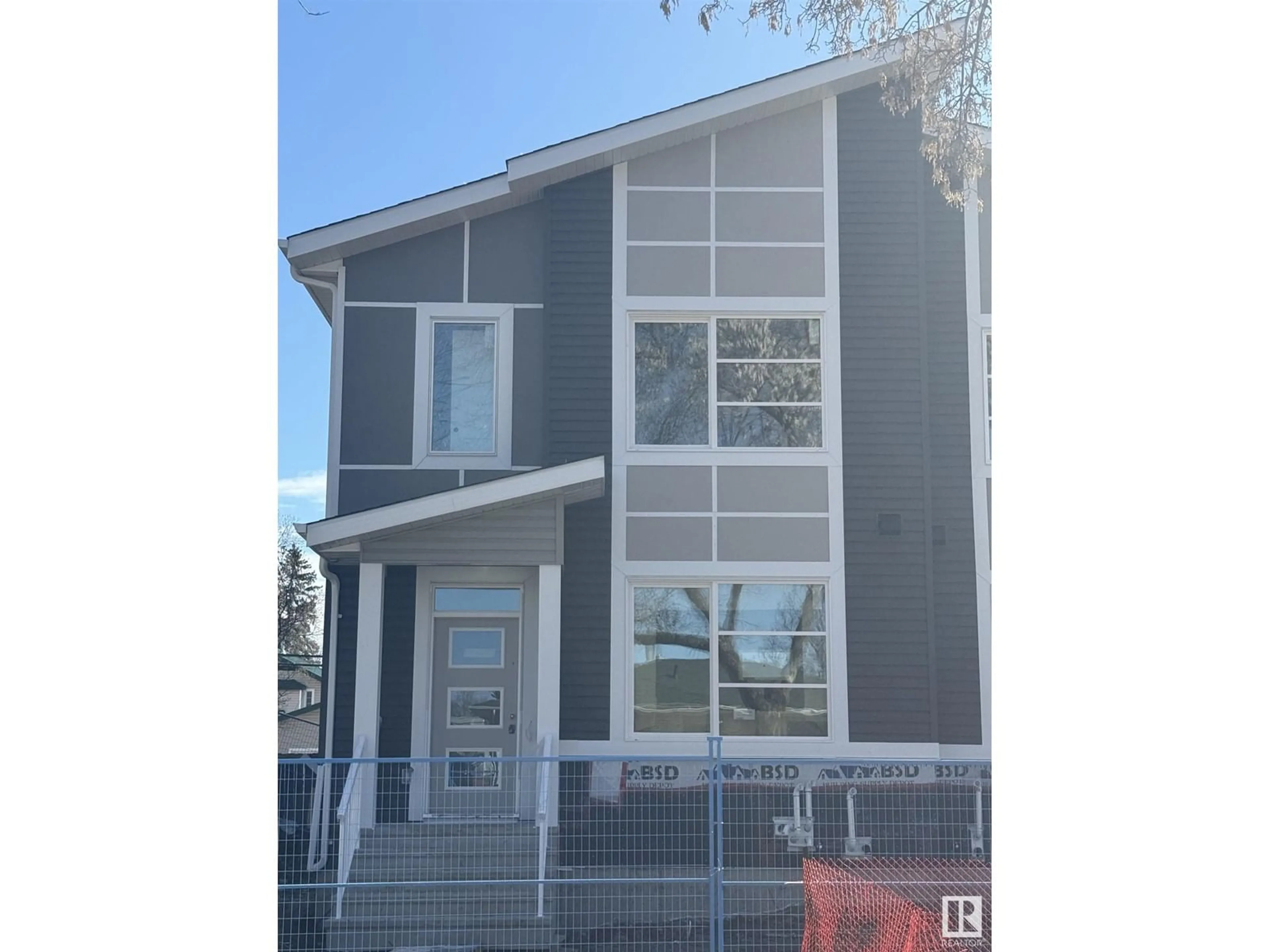 Home with vinyl exterior material, street for NW - 11927 123 ST, Edmonton Alberta T5L0G9