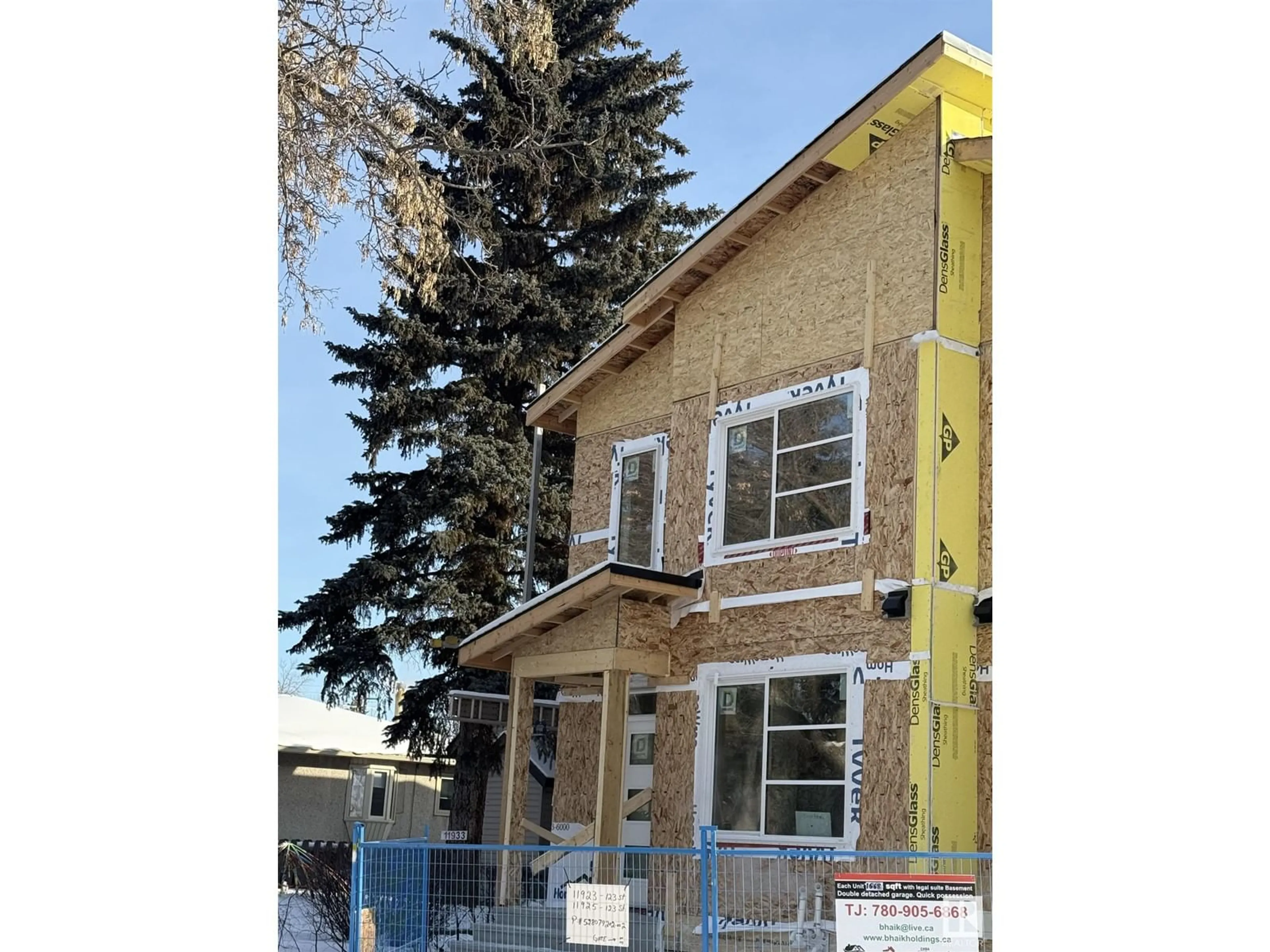 Home with vinyl exterior material, building for 11927 123 ST NW NW, Edmonton Alberta T5L0G9