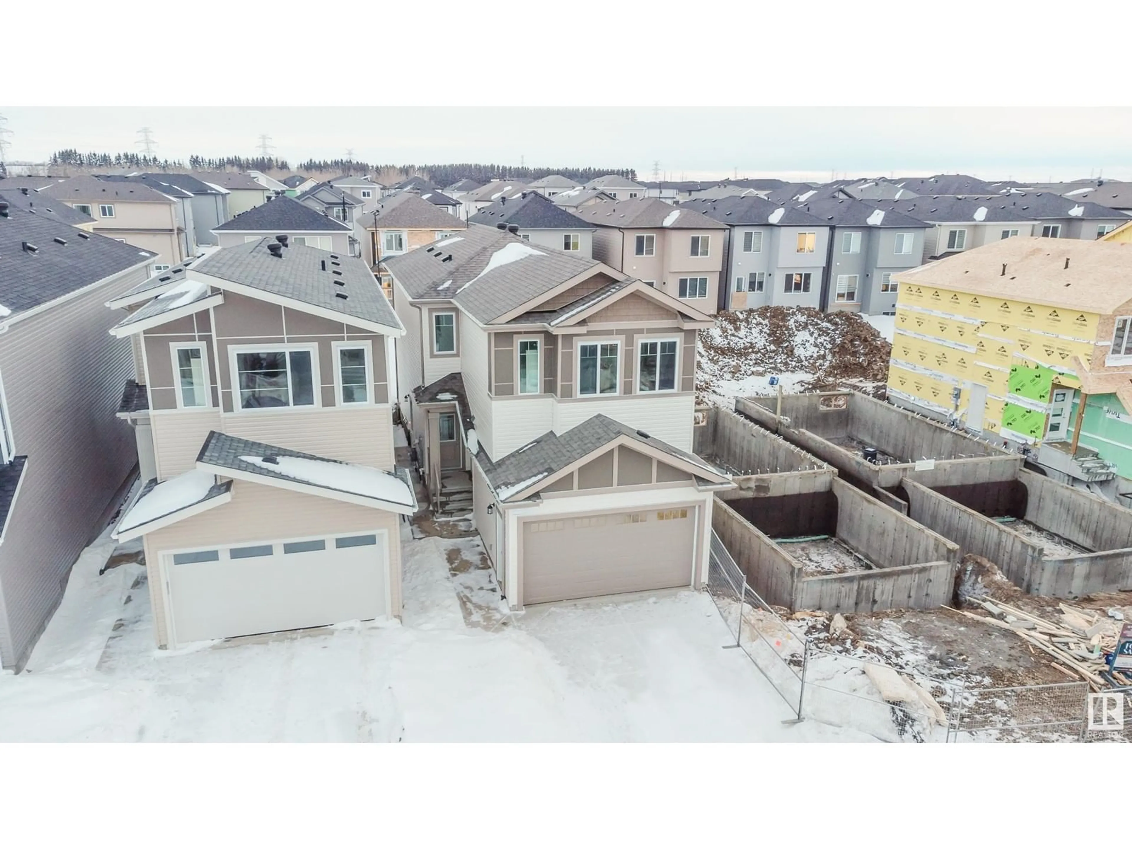 A pic from outside/outdoor area/front of a property/back of a property/a pic from drone, street for 1231 14 AV NW, Edmonton Alberta T6T2W1