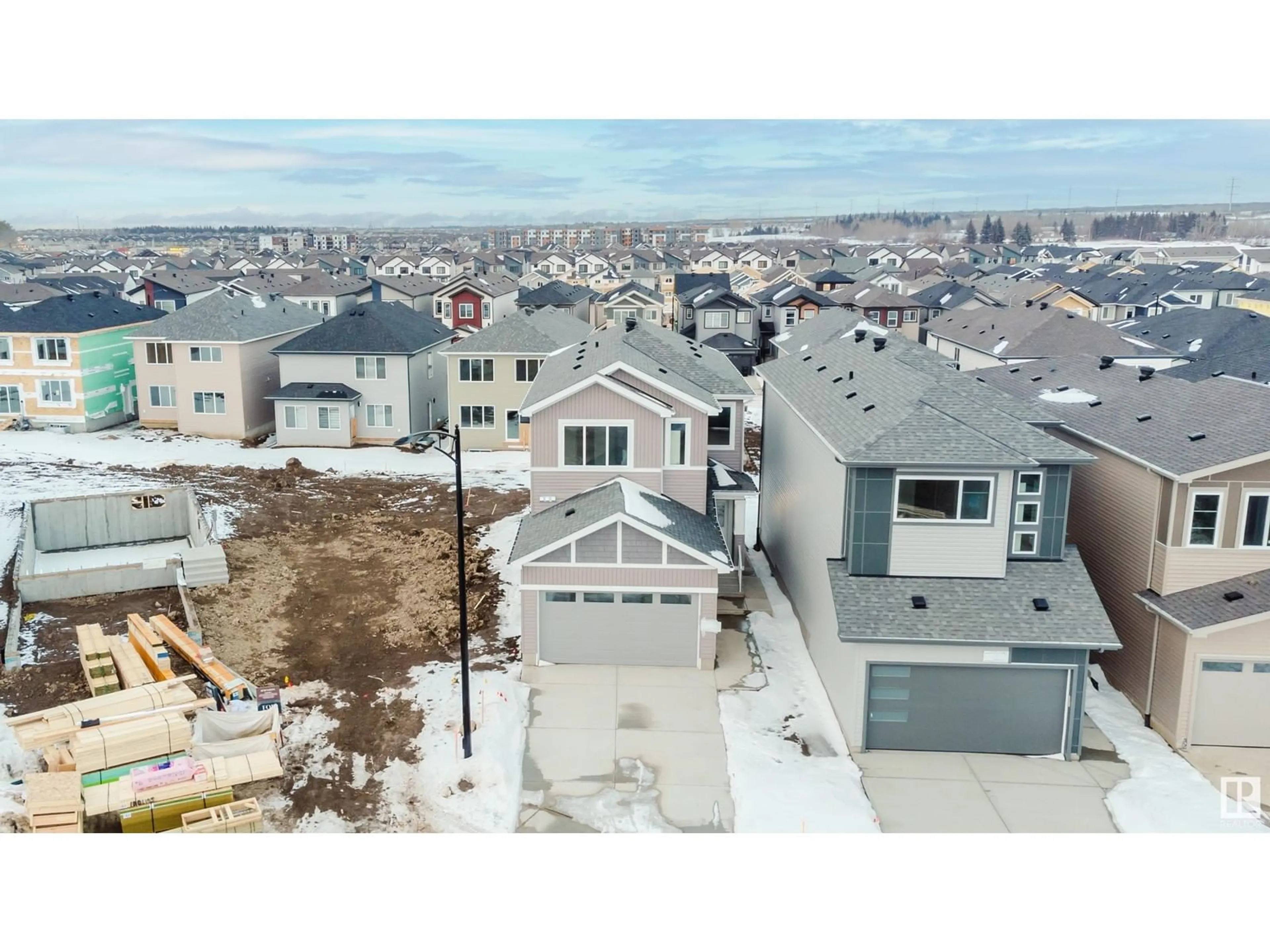 A pic from outside/outdoor area/front of a property/back of a property/a pic from drone, mountain view for 1324 11 AV NW, Edmonton Alberta T6T2W3