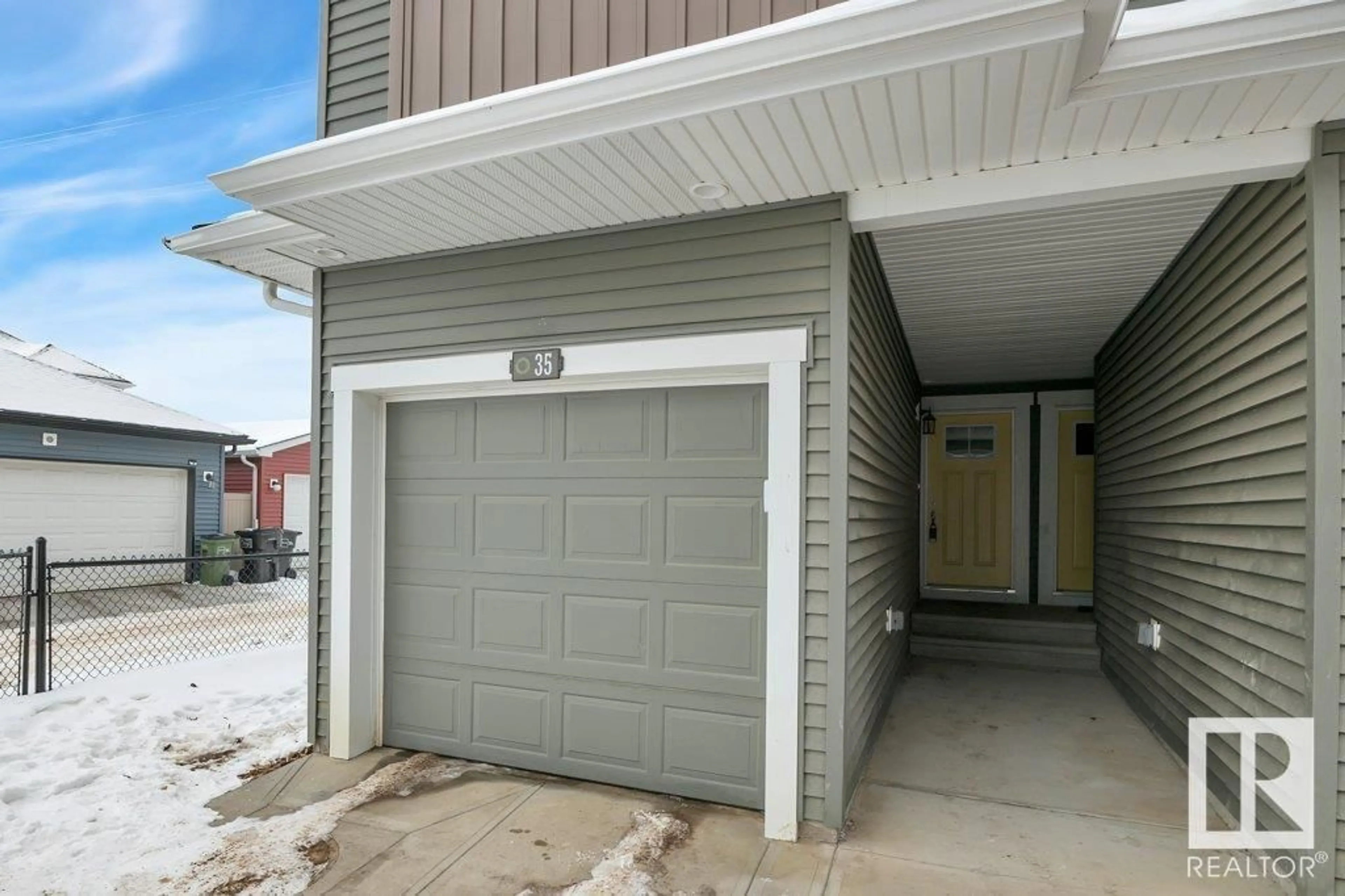 Indoor garage for #35 603 Orchards BV SW, Edmonton Alberta T6X2W8