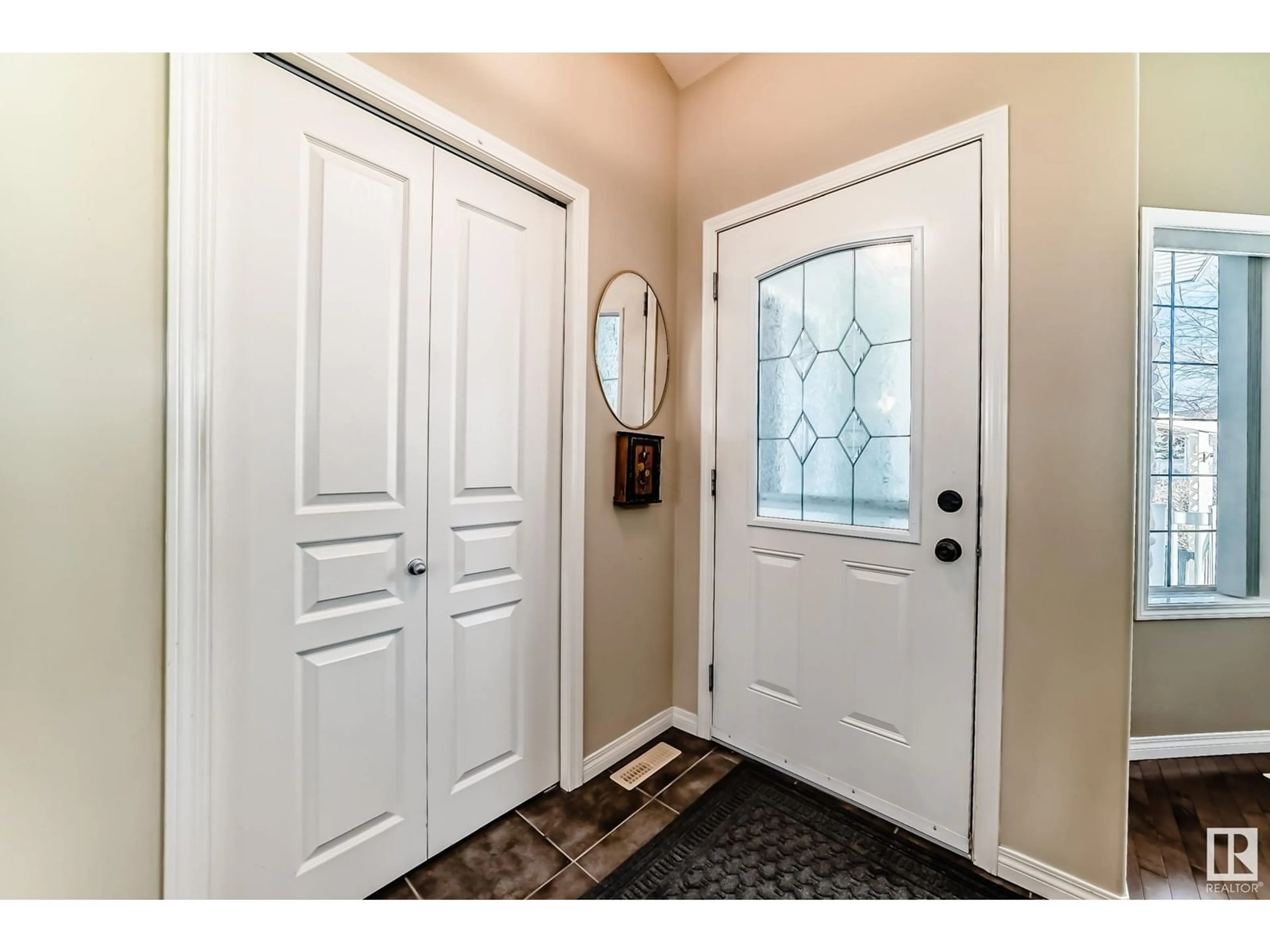 Indoor entryway for 25 BRIARWOOD VG, Stony Plain Alberta T7Z2Y7