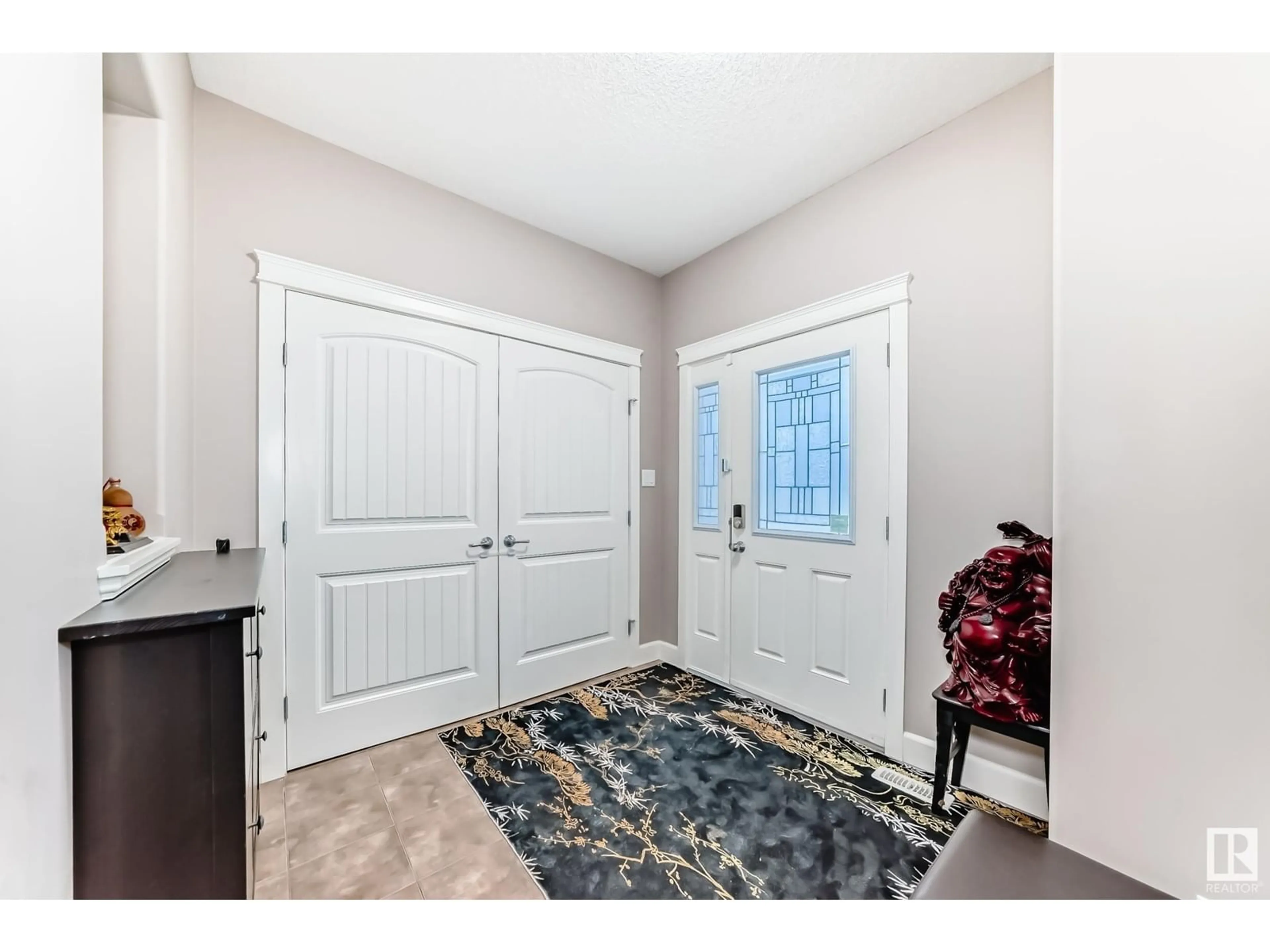 Indoor entryway for 7821 170A AV NW, Edmonton Alberta T5Z0E6