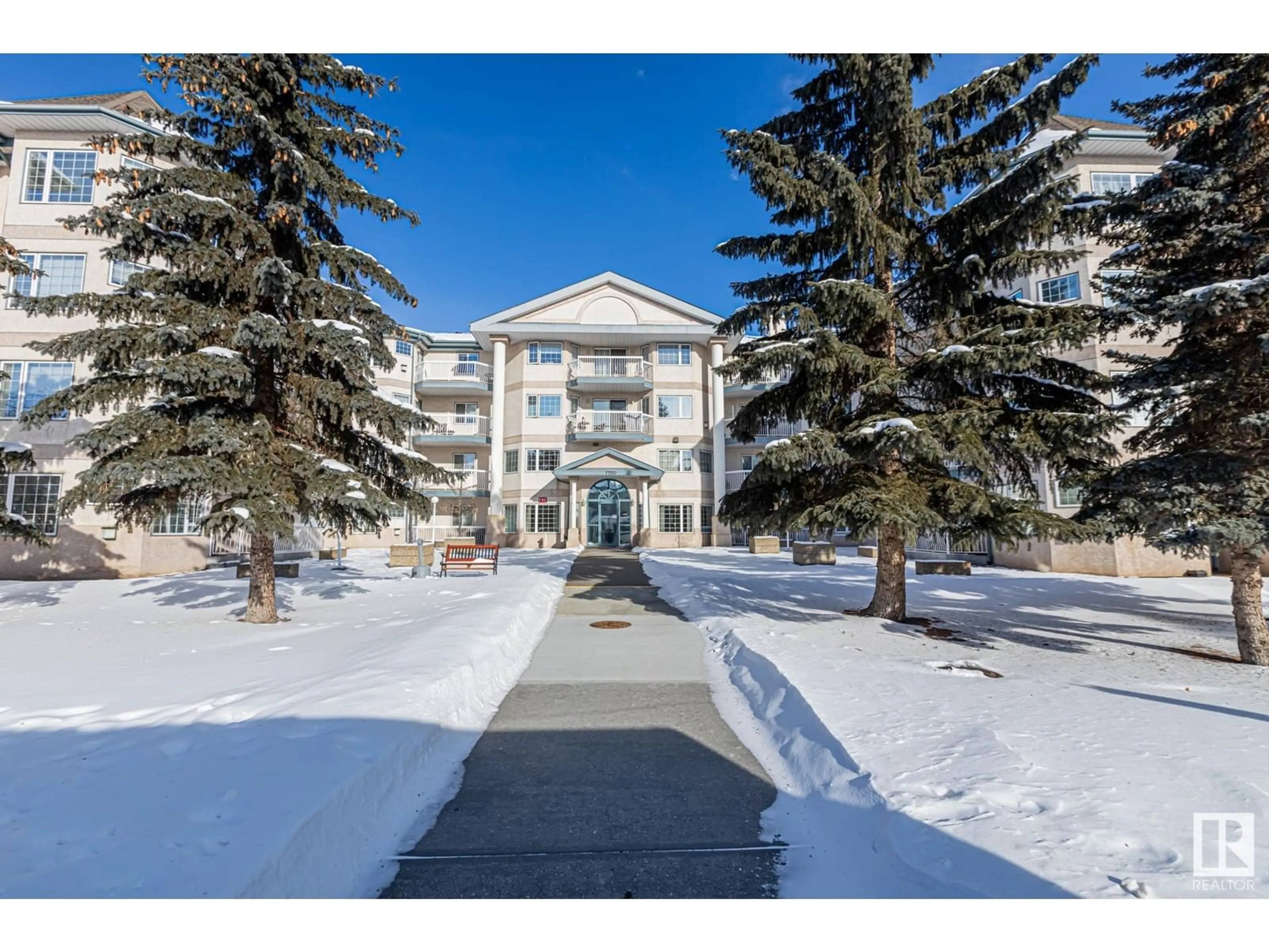 Indoor foyer for #208 17150 94A AV NW, Edmonton Alberta T5T6L7