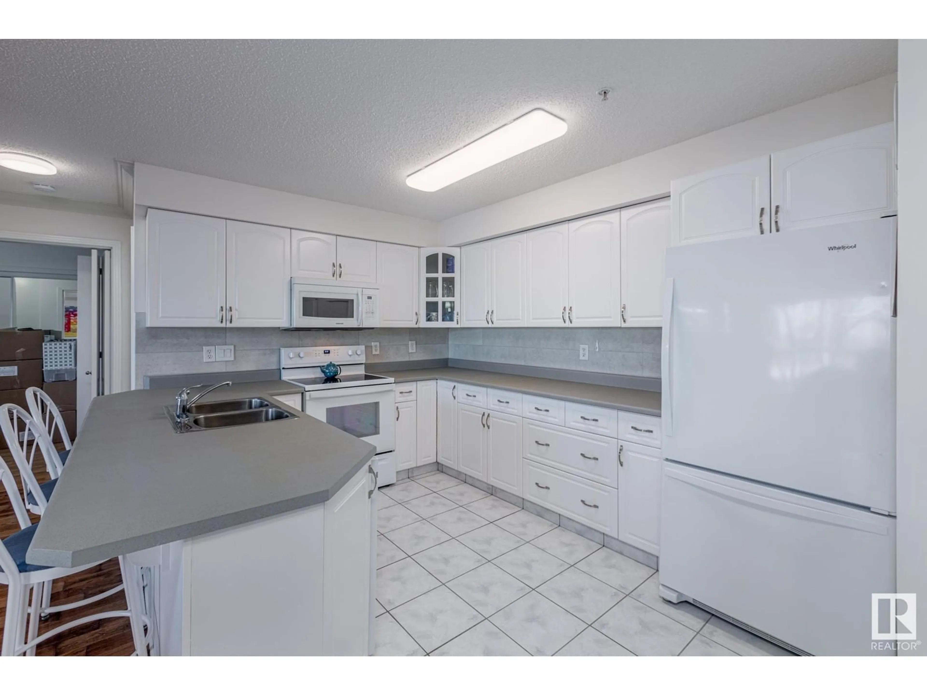 Standard kitchen, ceramic/tile floor for #208 17150 94A AV NW, Edmonton Alberta T5T6L7