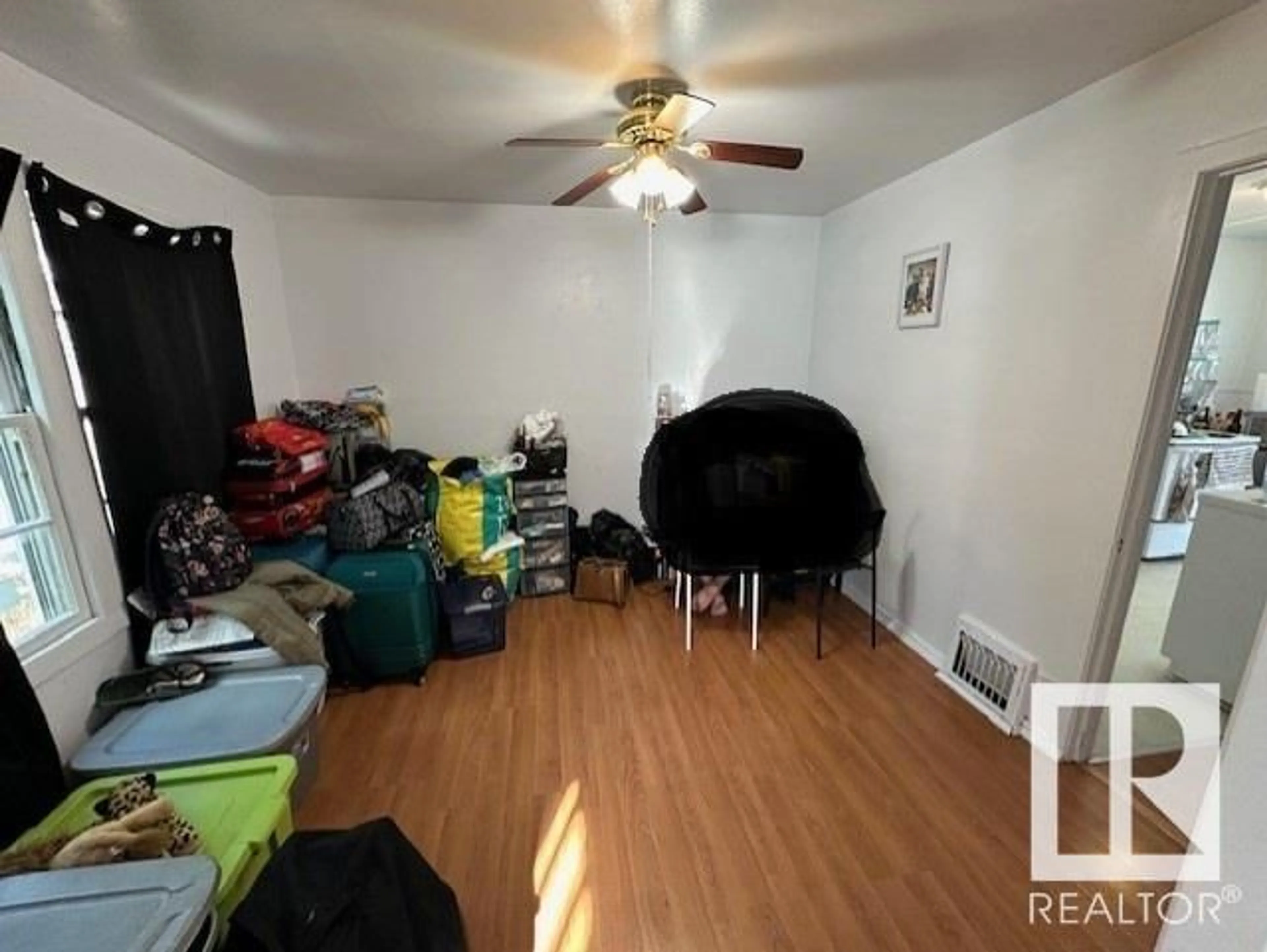 A pic of a room for 11503 89 ST NW, Edmonton Alberta T5B3V1