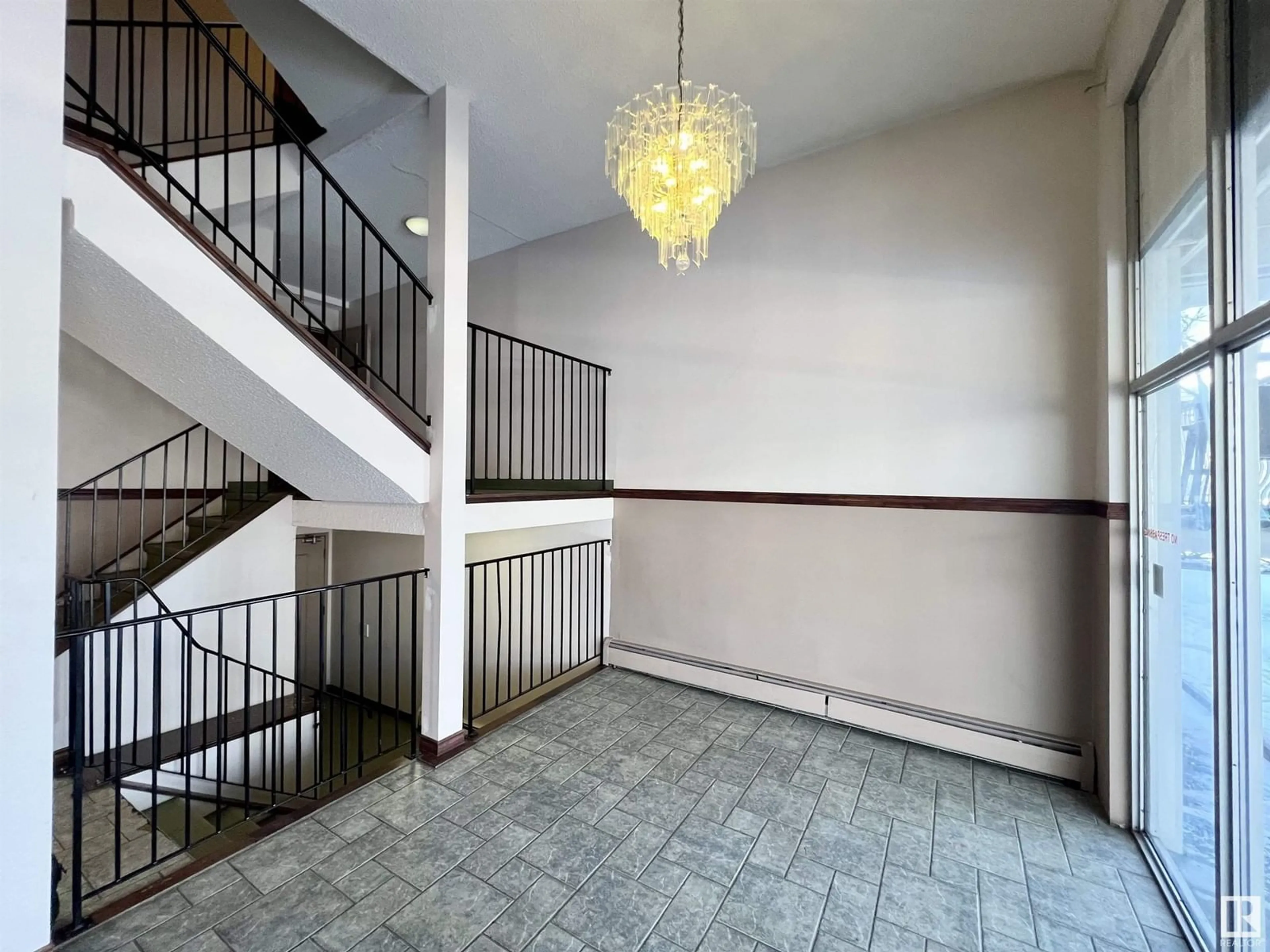 Indoor foyer for #302 10615 110 ST NW, Edmonton Alberta T5H3C7