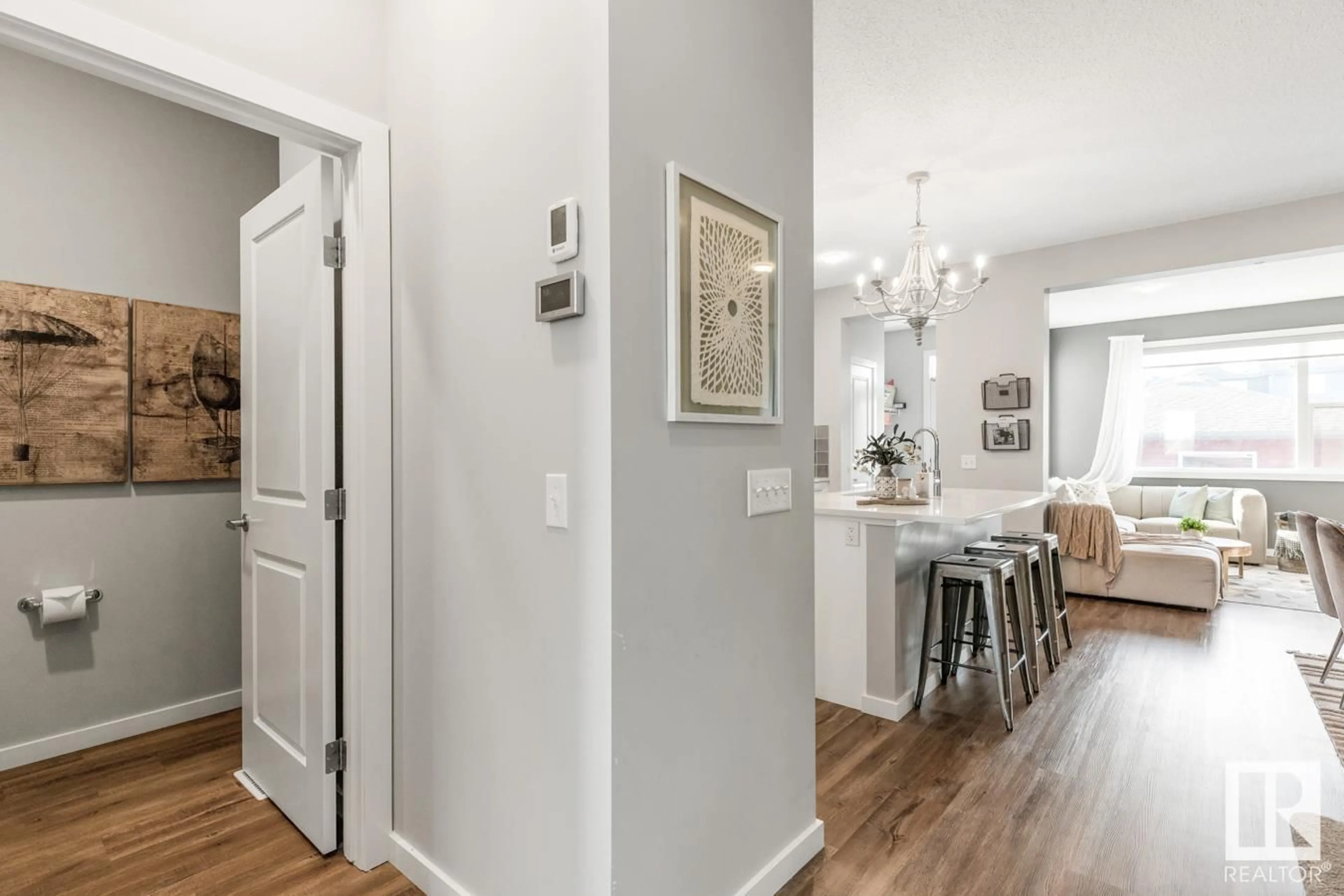 Indoor entryway for 22413 83A AV NW, Edmonton Alberta T5T7R2