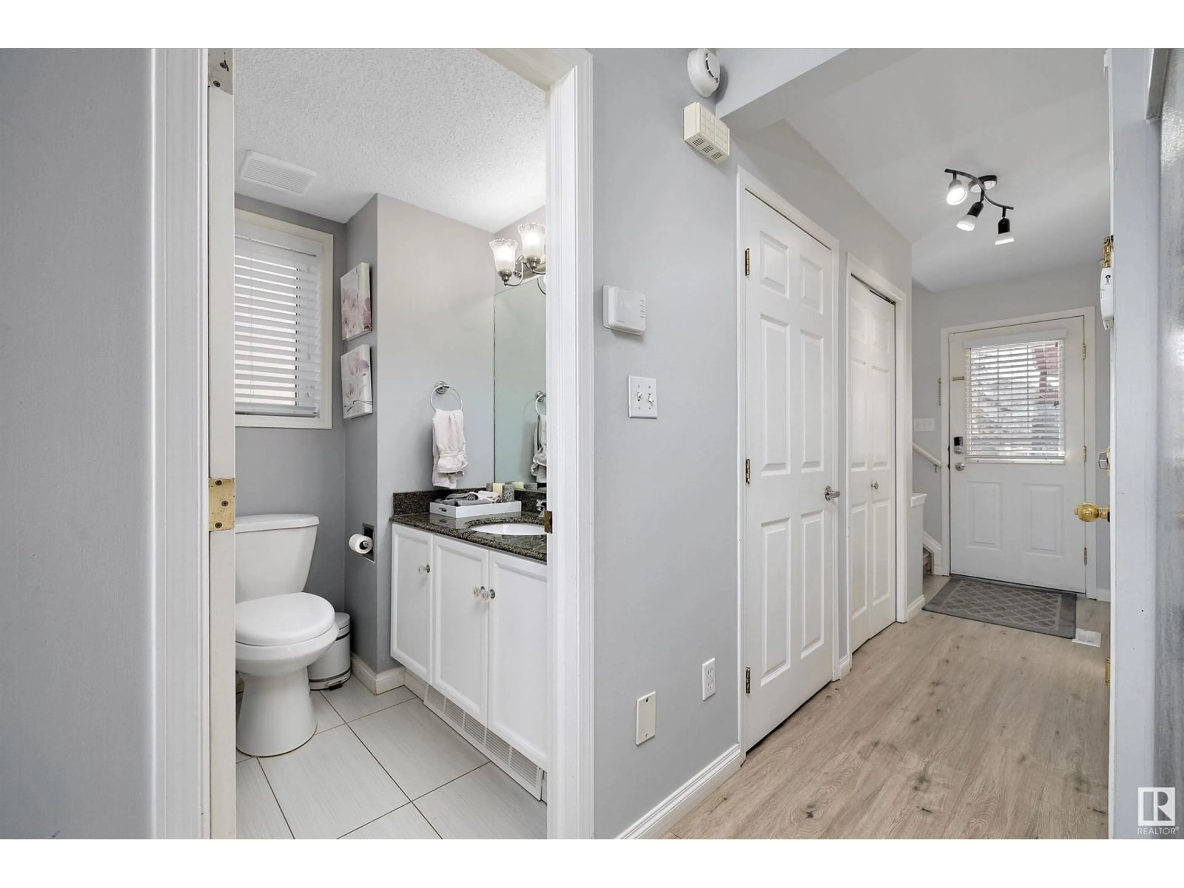 Standard bathroom, ceramic/tile floor for 16227 93 ST NW, Edmonton Alberta T5Z3M9