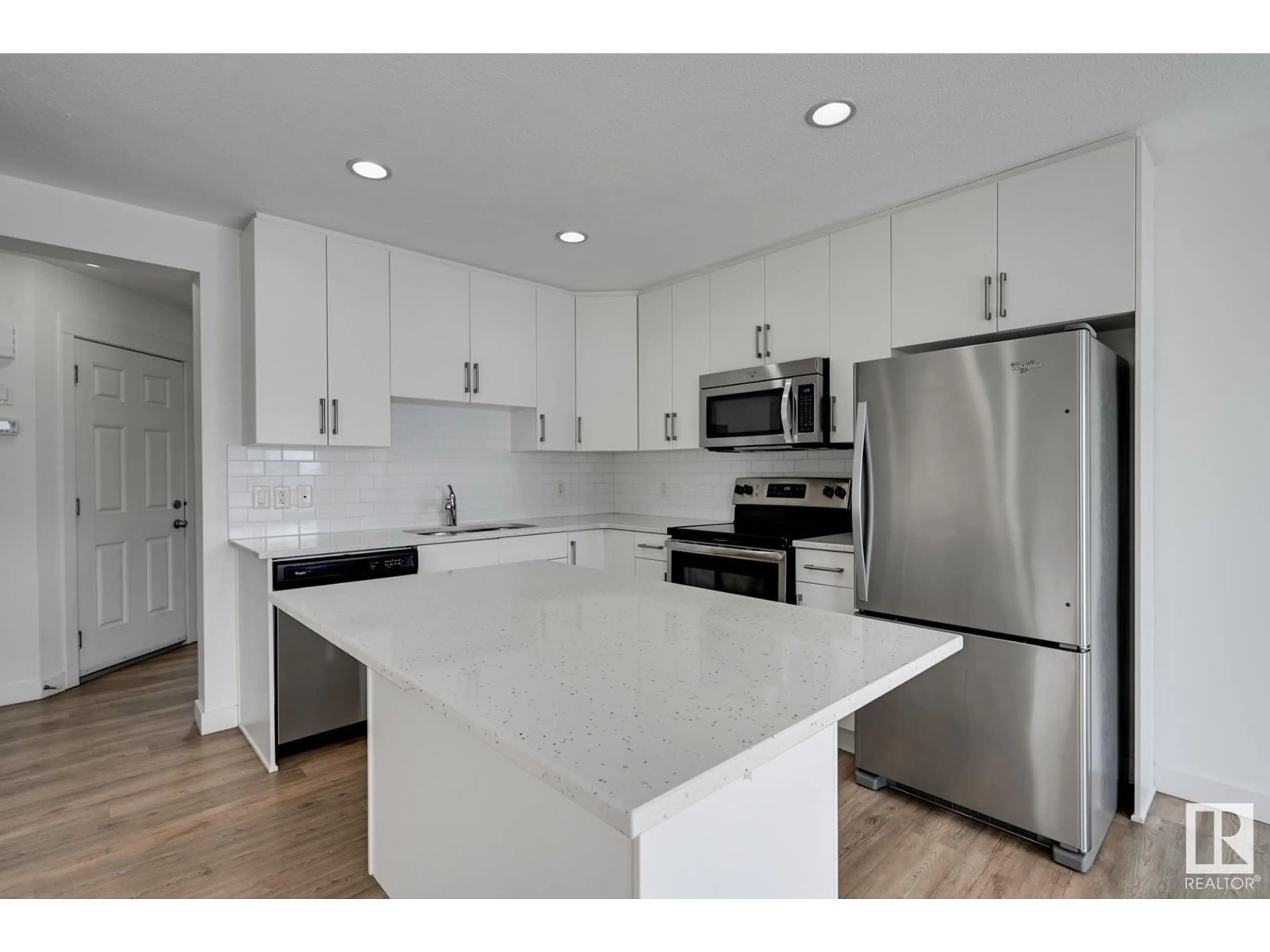 Open concept kitchen, unknown for 7088 SOUTH TERWILLEGAR DR NW, Edmonton Alberta T6R0V1