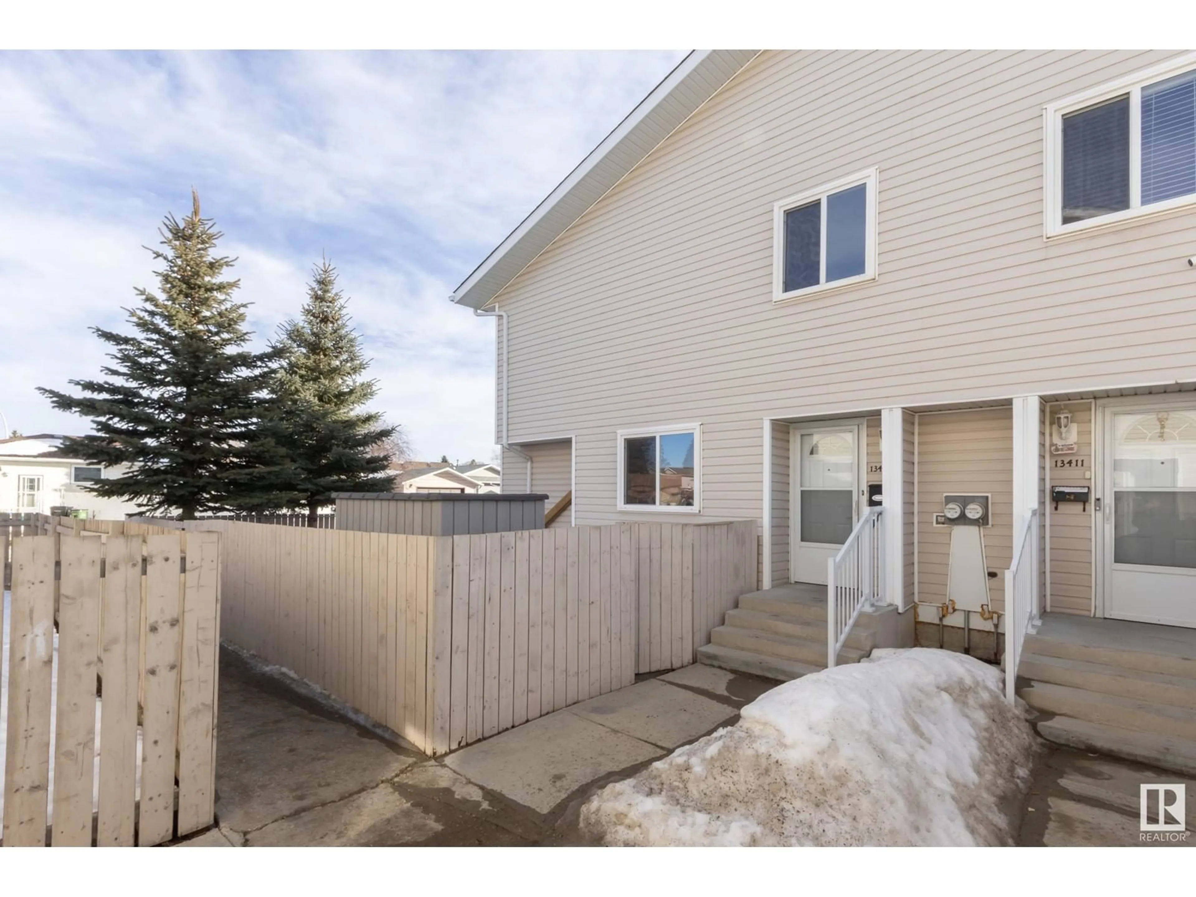 Patio, street for 13413 43 ST NW, Edmonton Alberta T5A2Y7