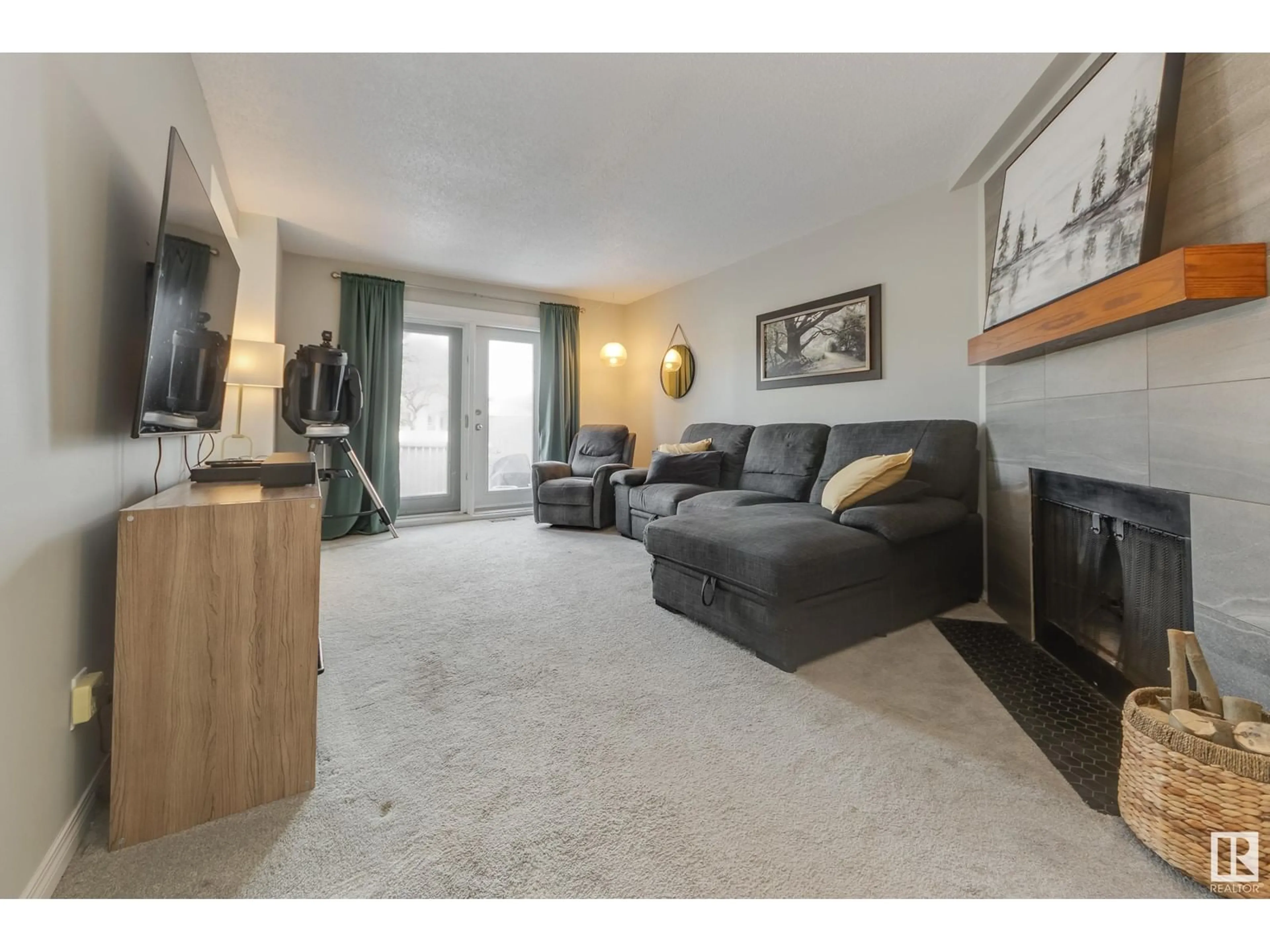 Living room with furniture, unknown for 13413 43 ST NW, Edmonton Alberta T5A2Y7