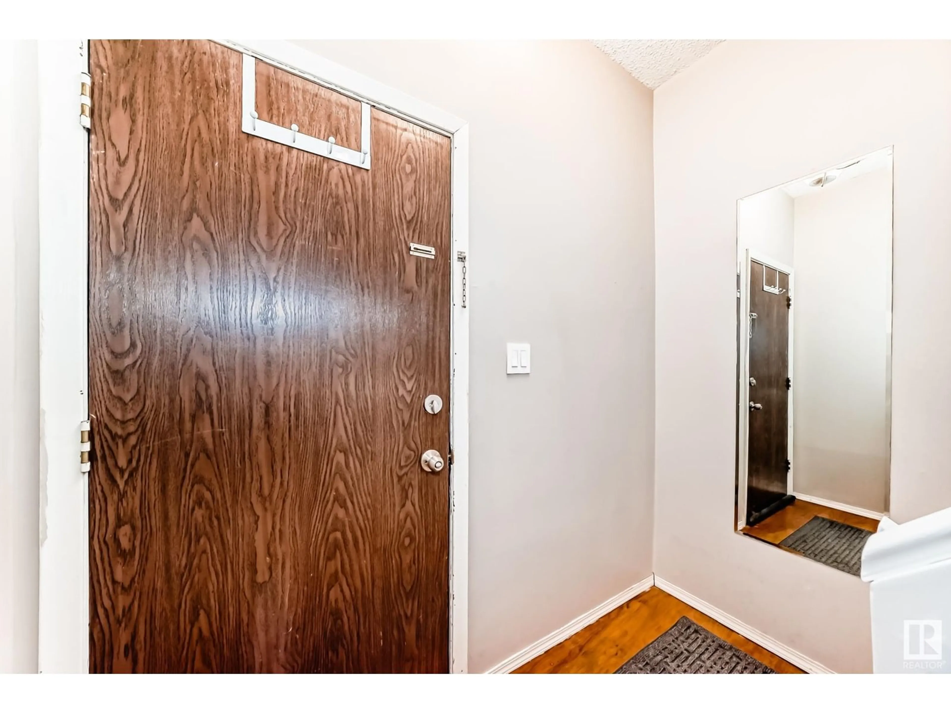 Indoor entryway for #3 13454 FORT RD NW, Edmonton Alberta T5A1C5