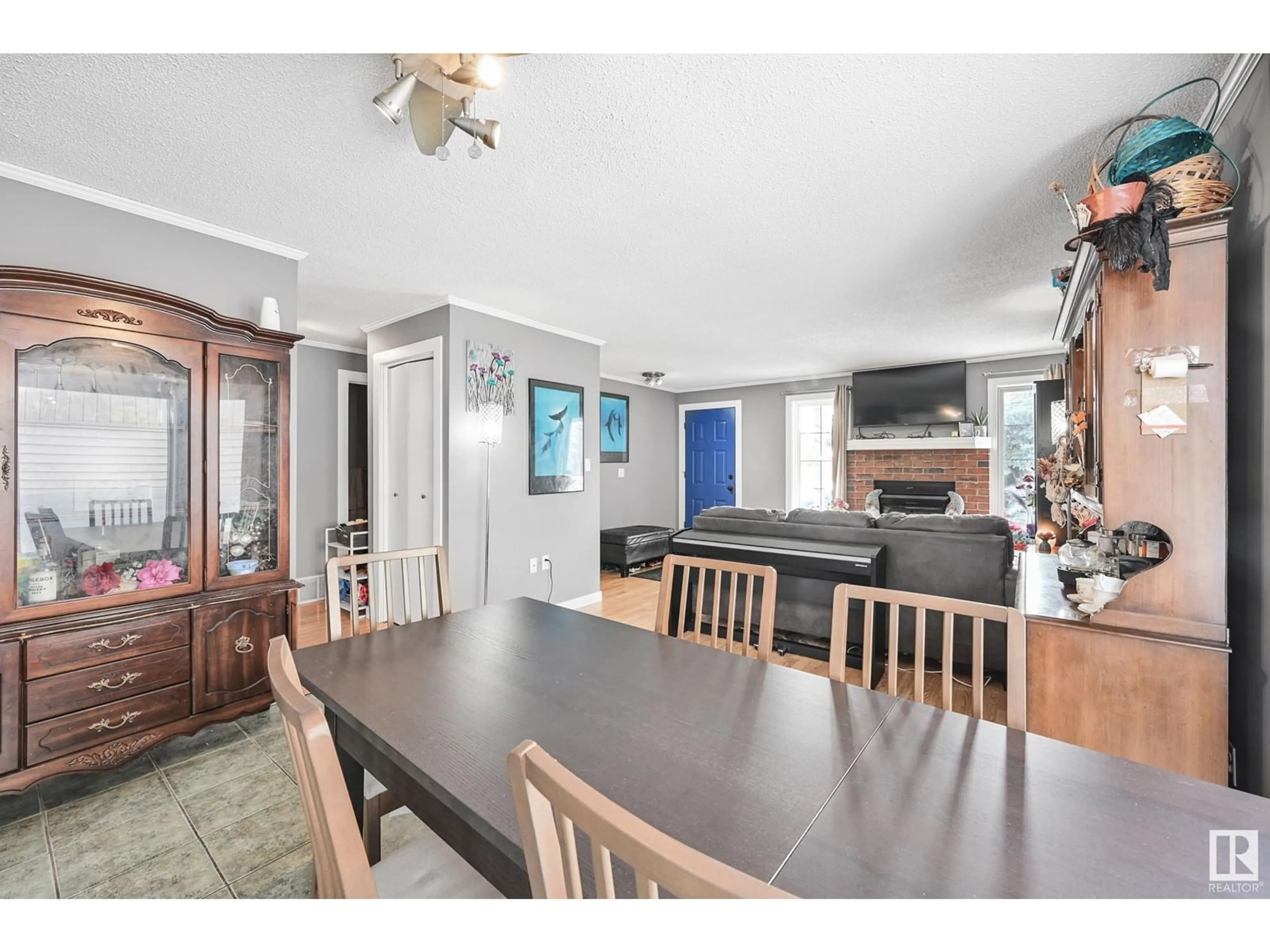 Dining room, unknown for 11908 164 AV NW, Edmonton Alberta T5X4X1