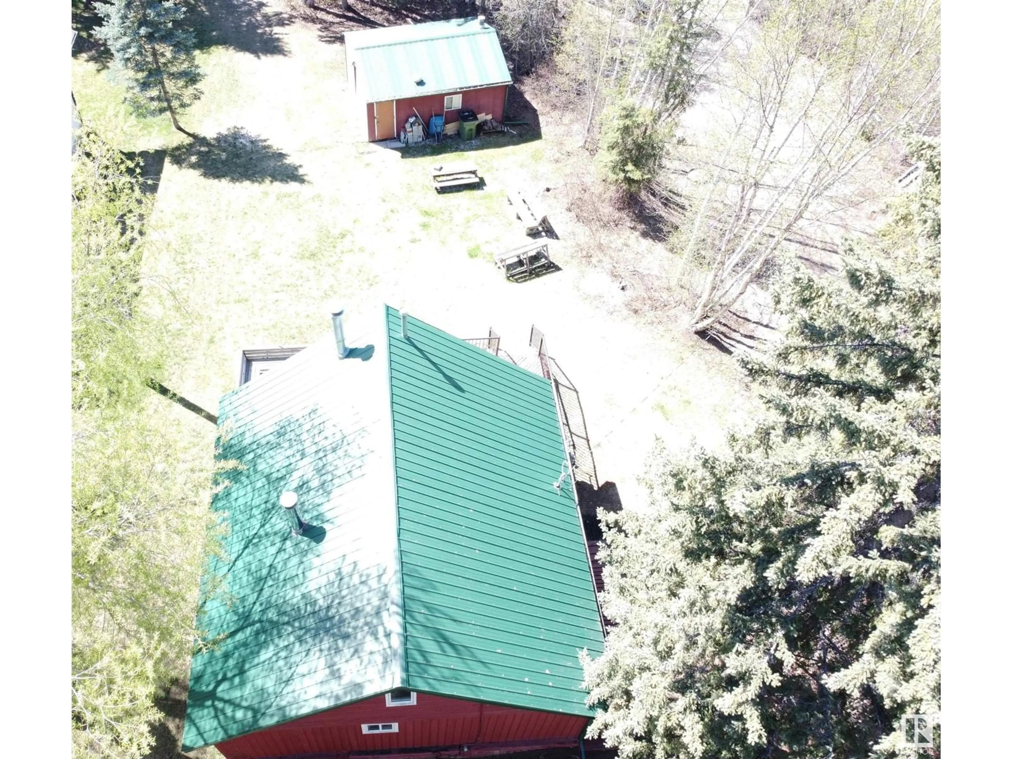 A pic from outside/outdoor area/front of a property/back of a property/a pic from drone, building for 18 WILLOW AV, Rural Lac Ste. Anne County Alberta T0E0V0