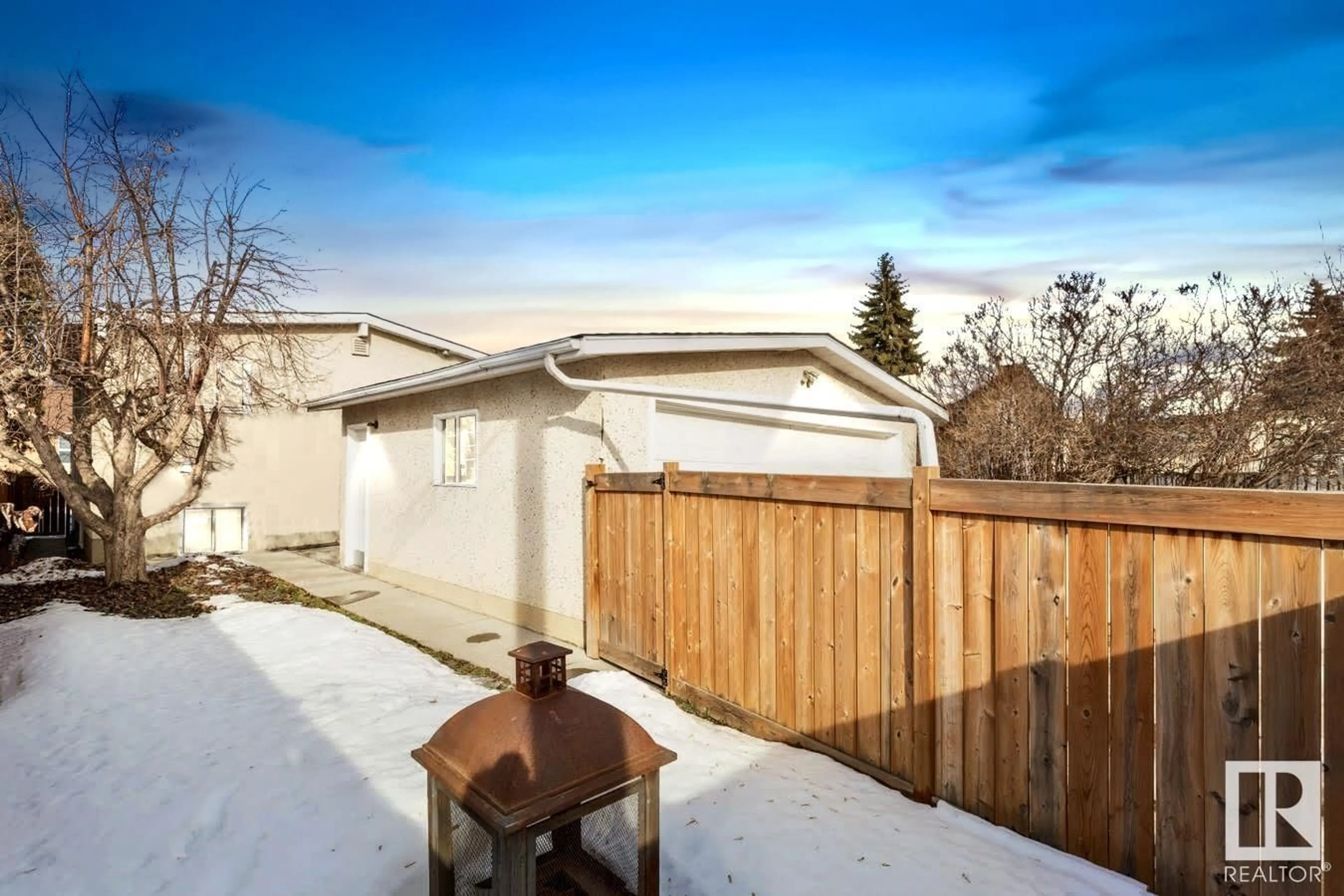 Patio, street for 8735 92 AV NW, Edmonton Alberta T6C1S2