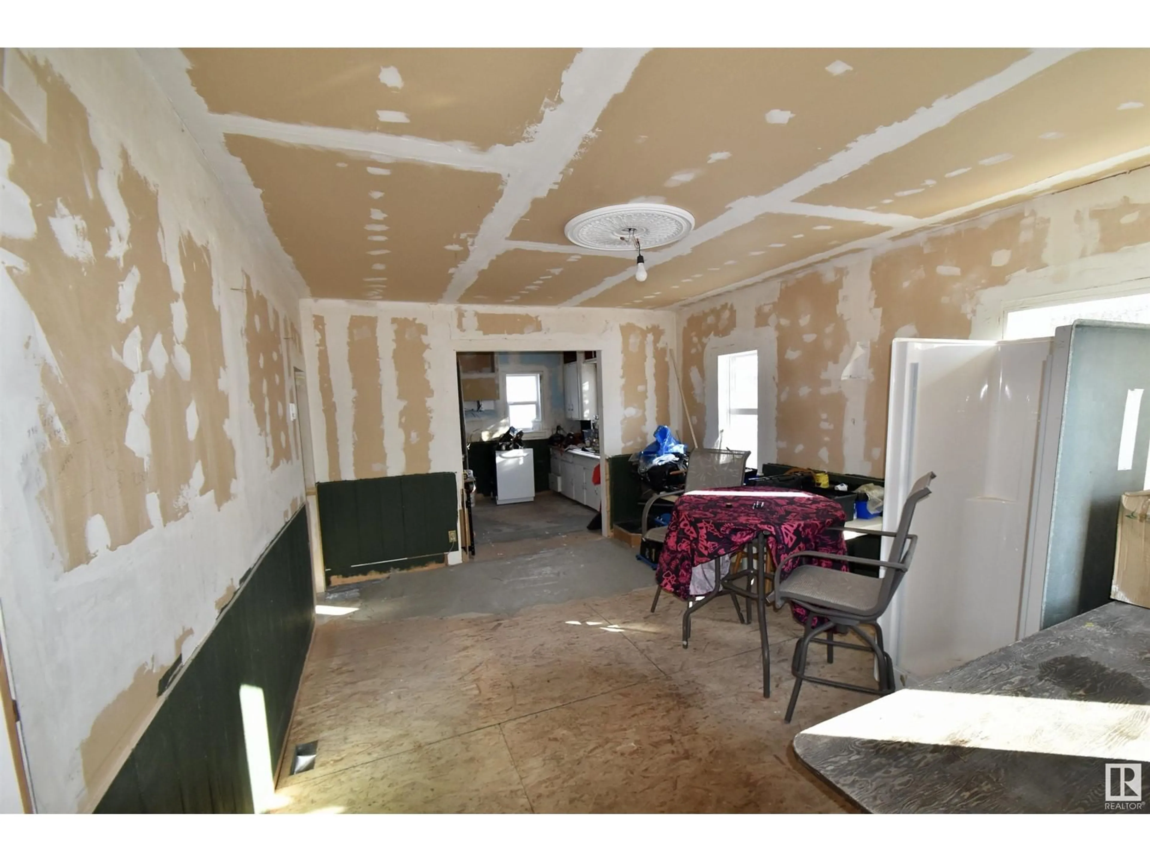 A pic of a room for 5207 PYROGY DR, Glendon Alberta T0A1P0