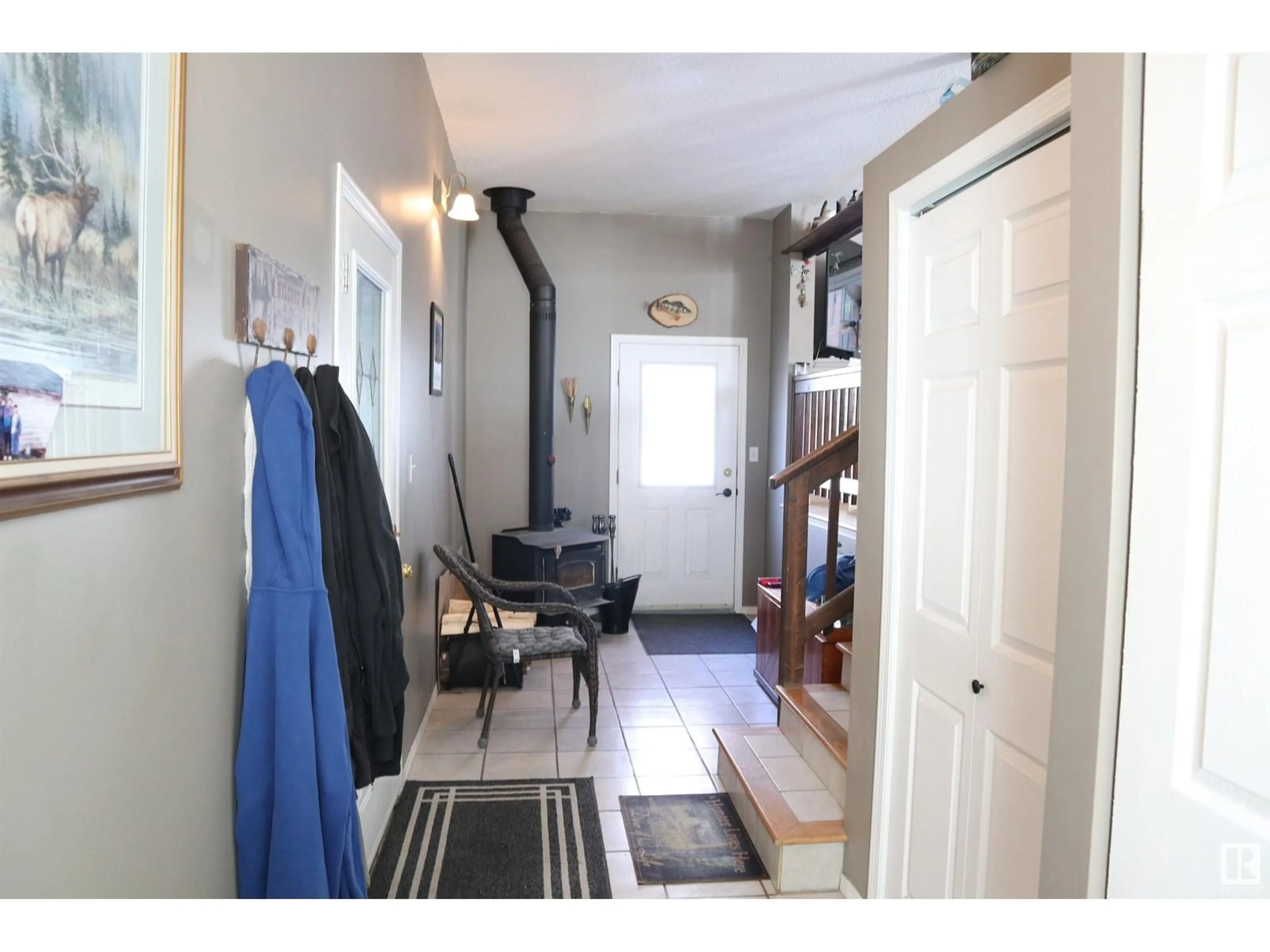 Indoor entryway for 172 55062 TWP ROAD 462, Rural Wetaskiwin County Alberta T0C0T0