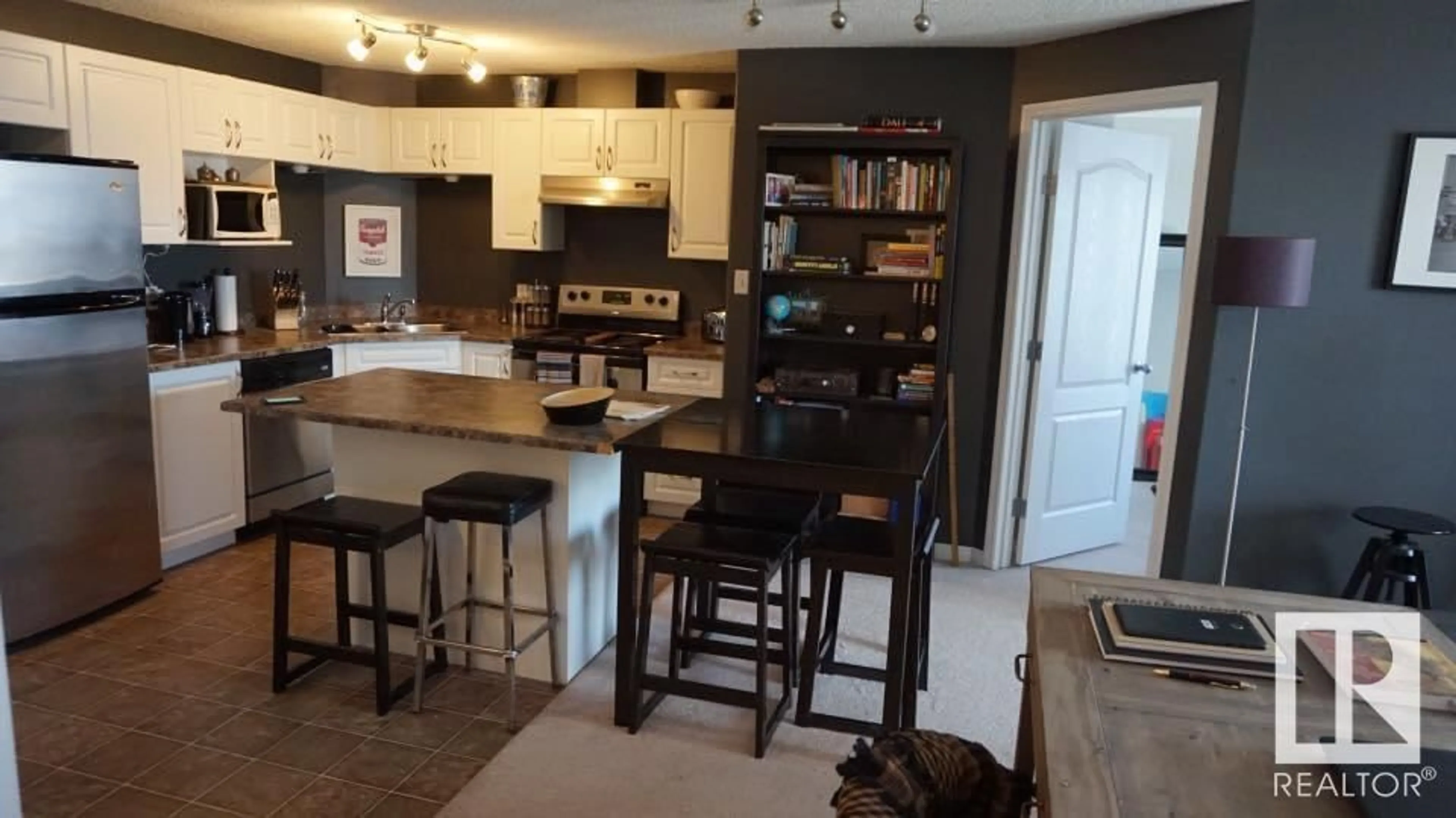 Open concept kitchen, ceramic/tile floor for 1110 7339 SOUTH TERWILLEGAR DR, Edmonton Alberta T6E2E1