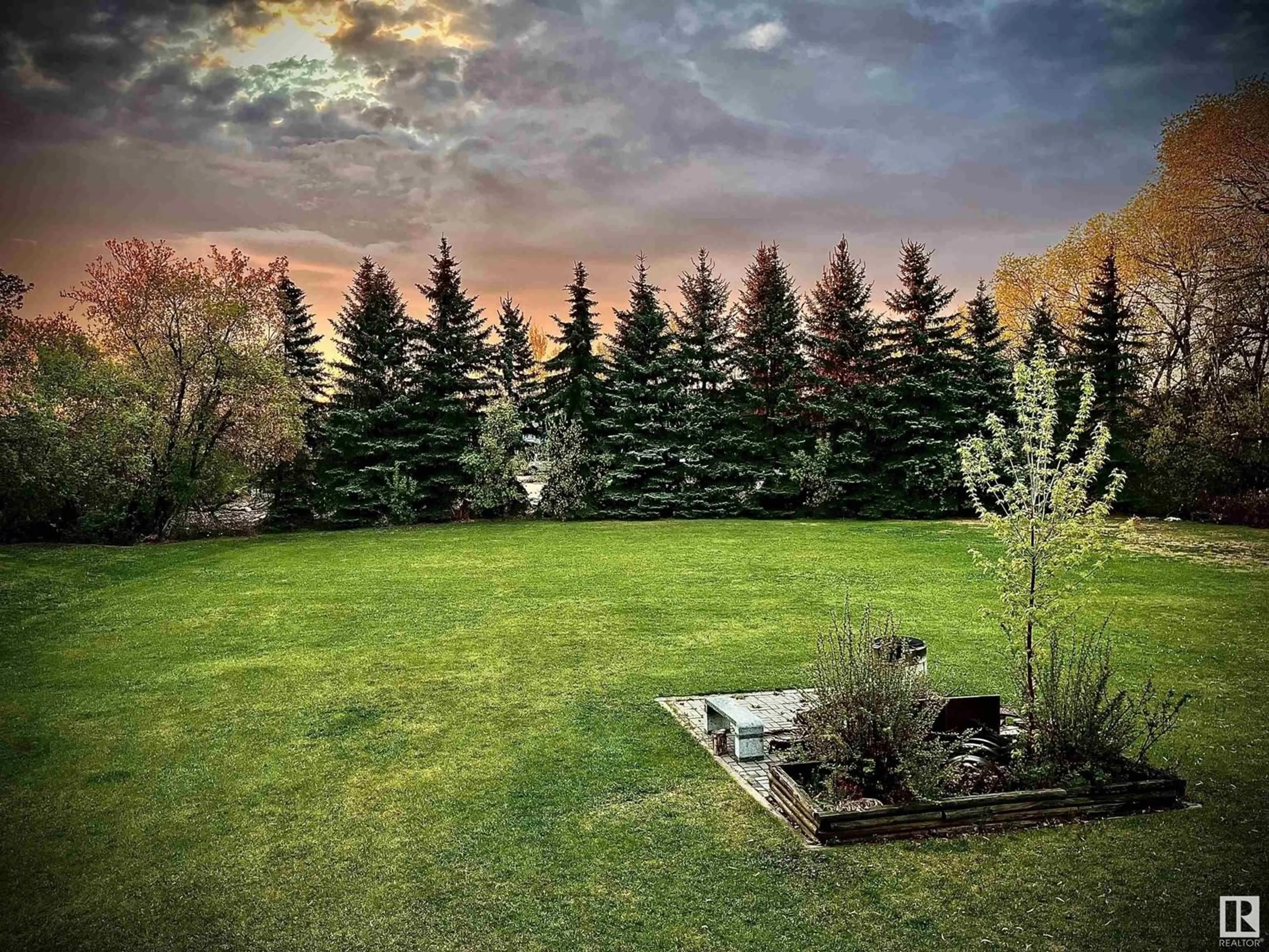 A pic from outside/outdoor area/front of a property/back of a property/a pic from drone, forest/trees view for 52551 RGE ROAD 225, Rural Strathcona County Alberta T8A4R9