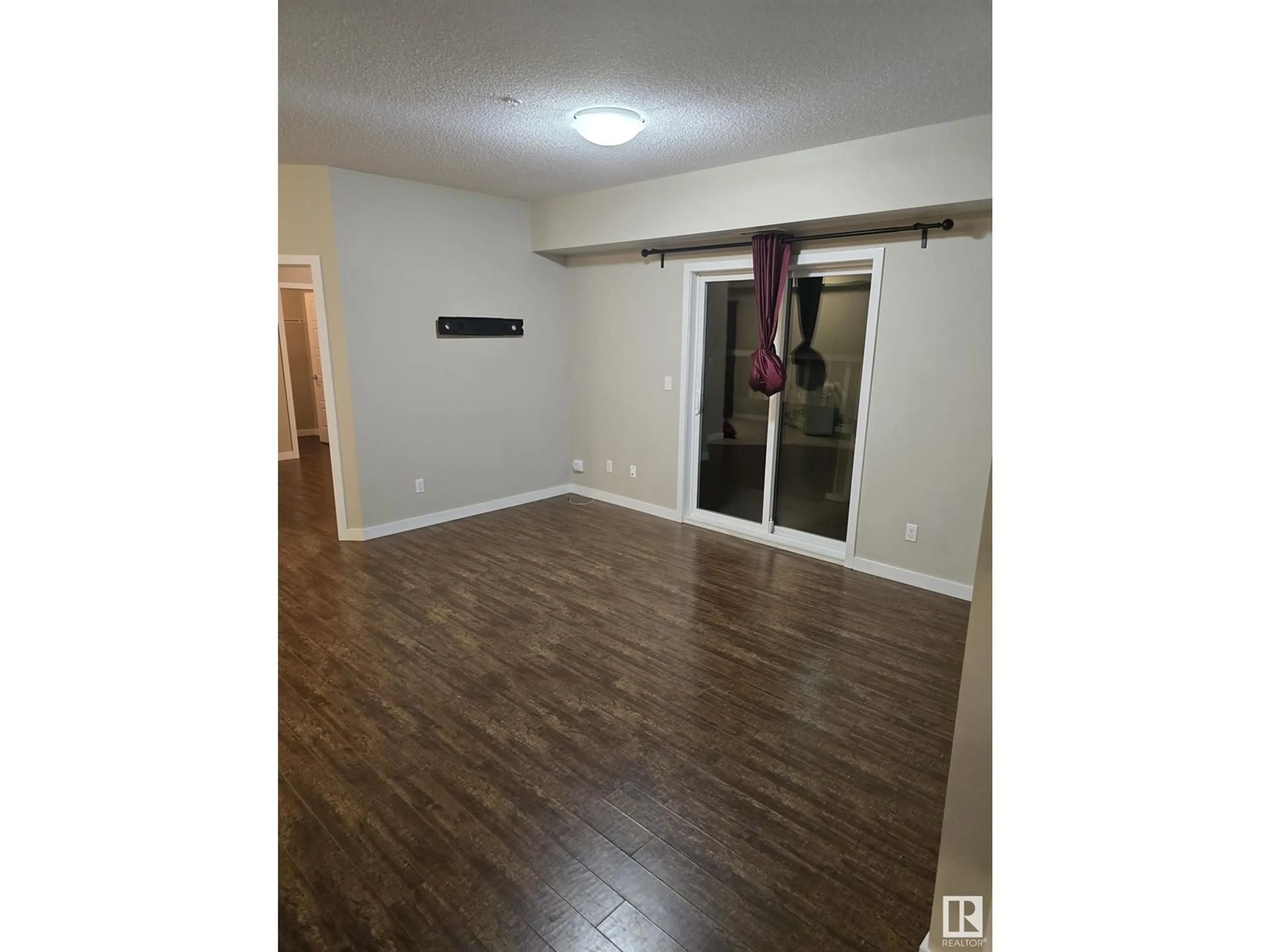 A pic of a room for #202 13835 155 AV NW, Edmonton Alberta T6V0B7