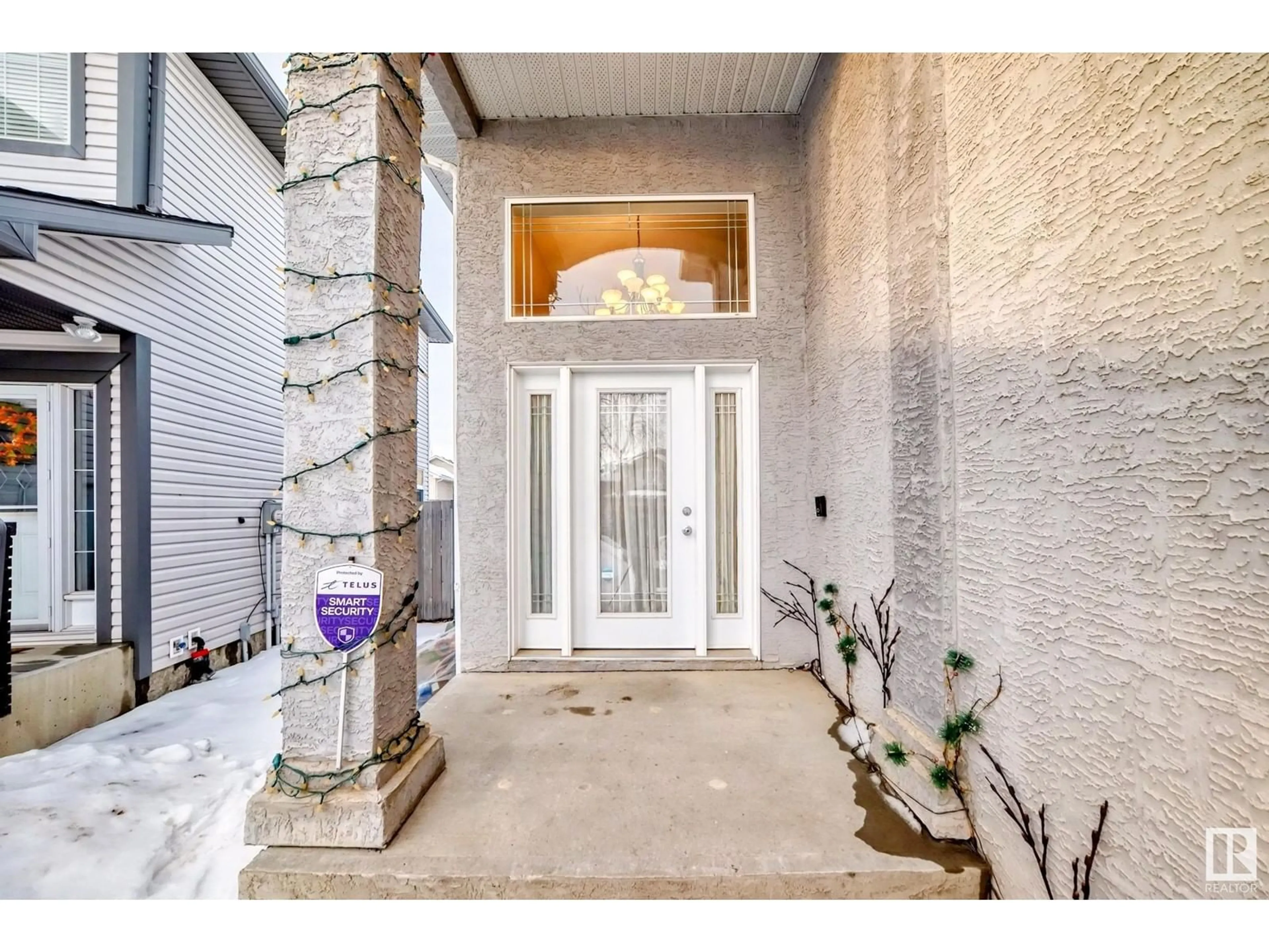 Indoor entryway for 10632 180 AV NW, Edmonton Alberta T5X6J9