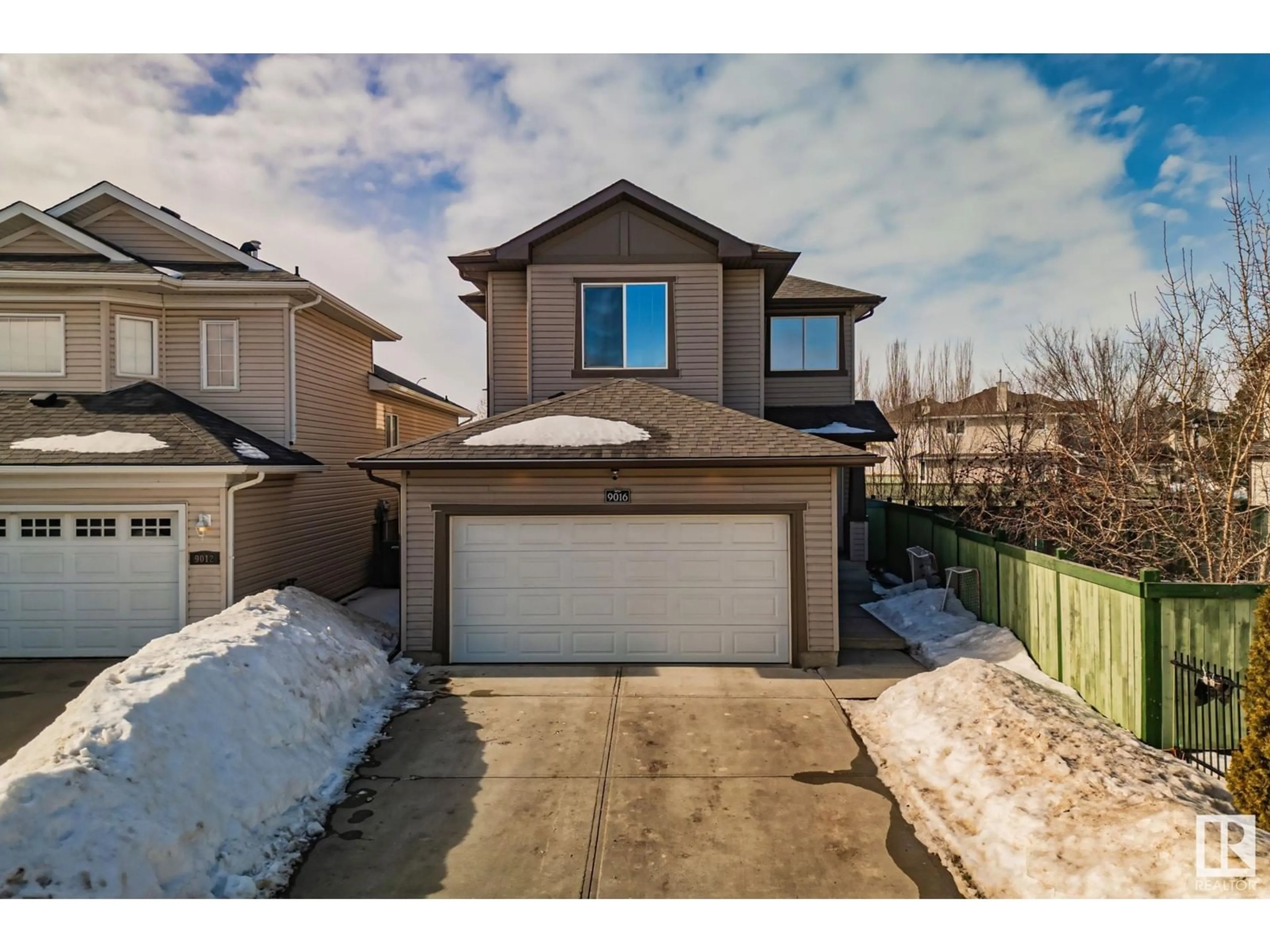 A pic from outside/outdoor area/front of a property/back of a property/a pic from drone, street for 9016 205 ST NW, Edmonton Alberta T5T0X1