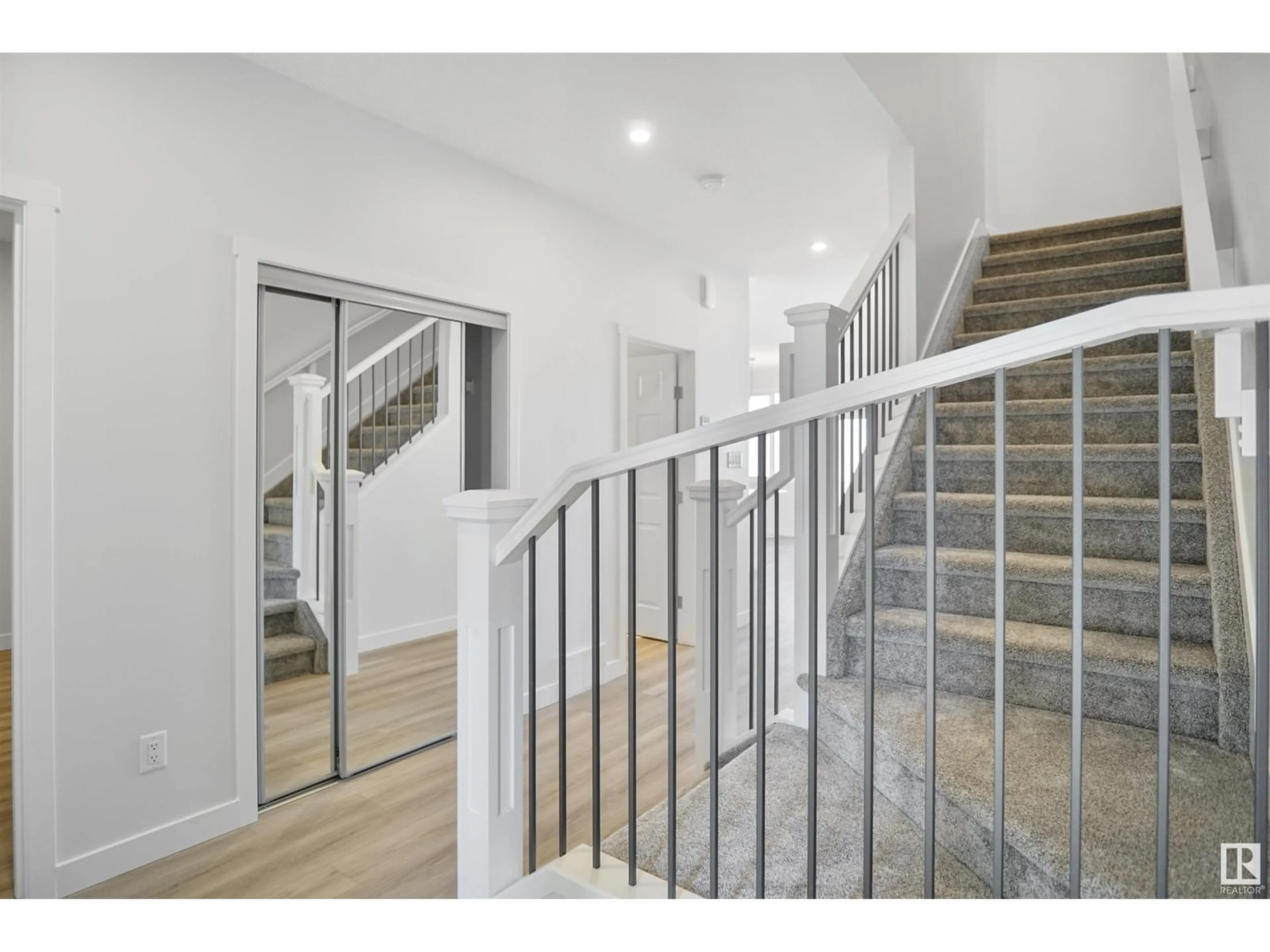 Stairs for NW - 2268 194 ST, Edmonton Alberta T6M1P9
