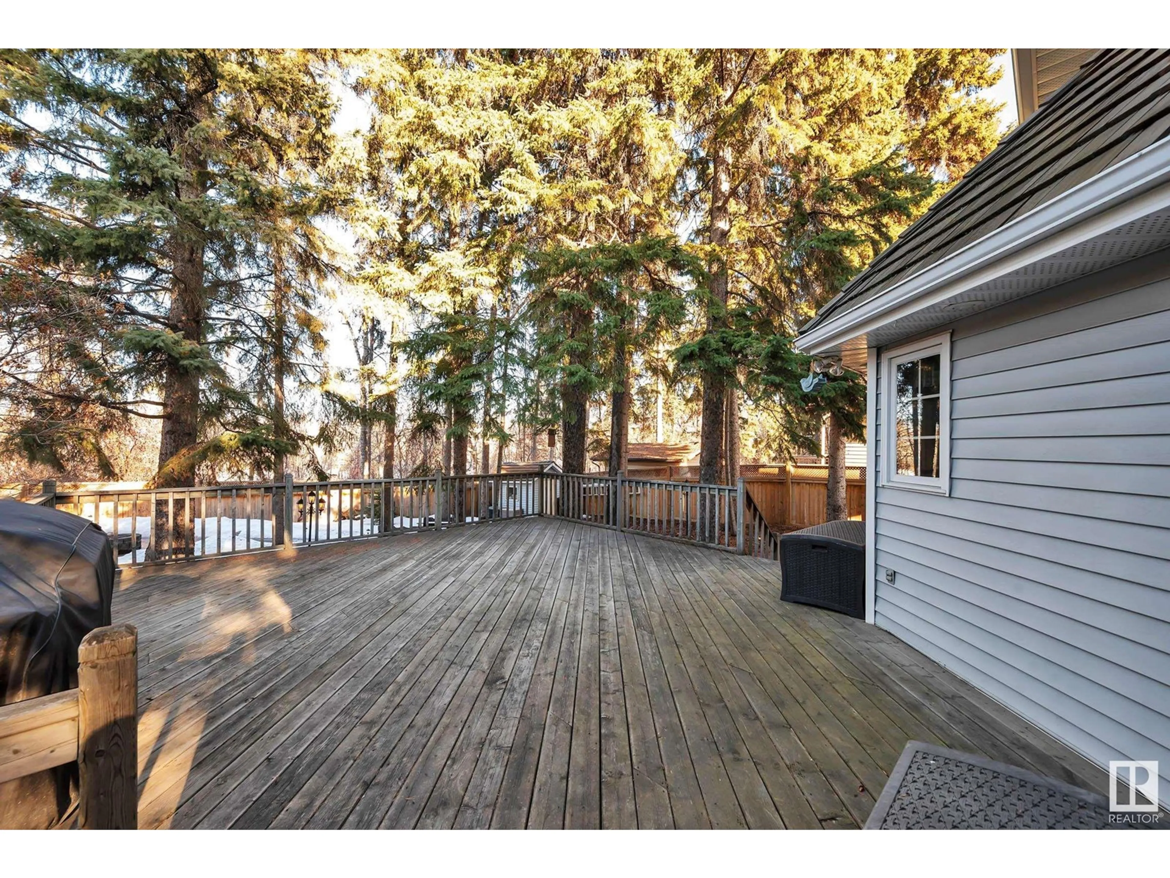 Patio, water/lake/river/ocean view for 31 GLEN MEADOW CR, St. Albert Alberta T8N3A2