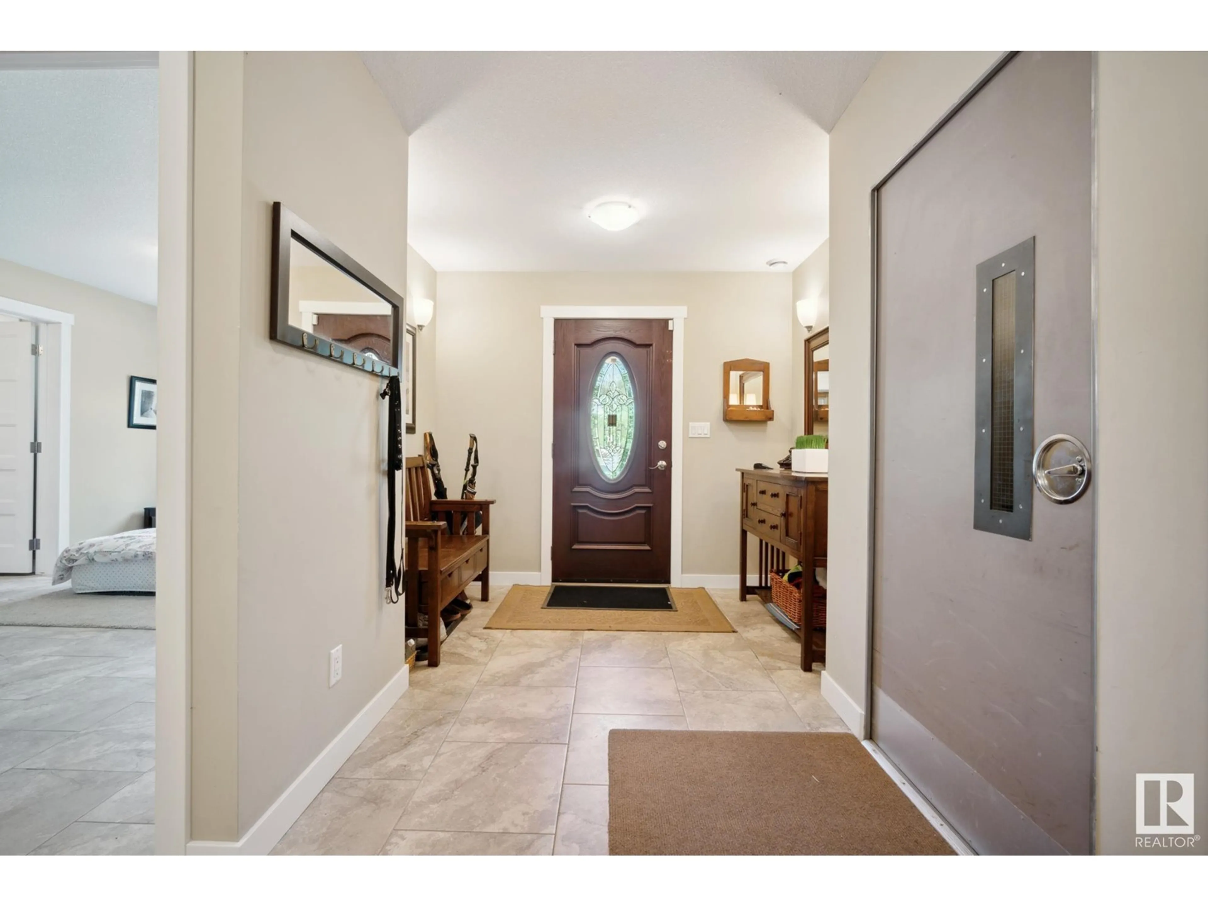 Indoor entryway for 109 52471 RGE RD 223, Rural Strathcona County Alberta T8A4P9